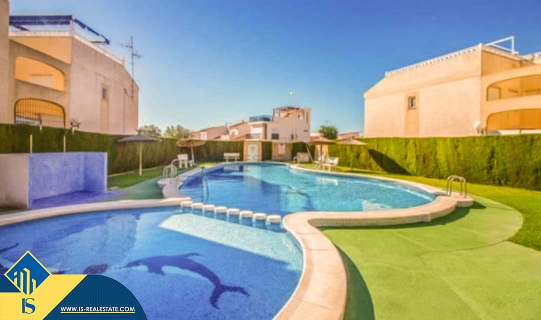 Parduodamas 3-jų kambarių renovuotas namas, Ispanijoje, Alicante provincijoje, Torrevieja mieste, El Chaparral rajone