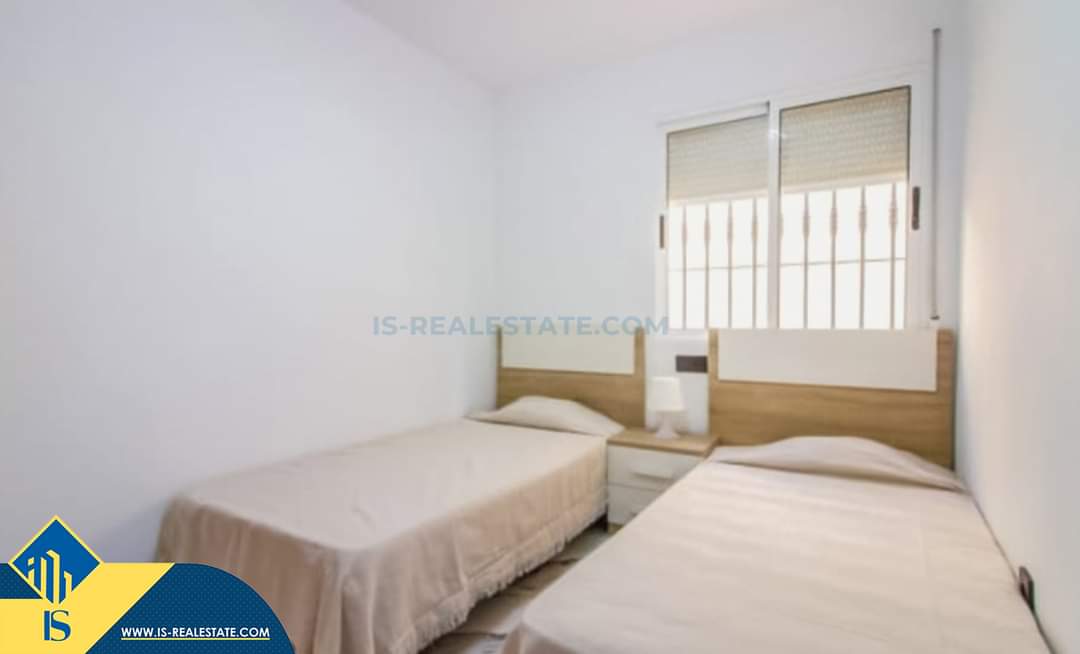 Parduodamas 3-jų kambarių renovuotas namas, Ispanijoje, Alicante provincijoje, Torrevieja mieste, El Chaparral rajone