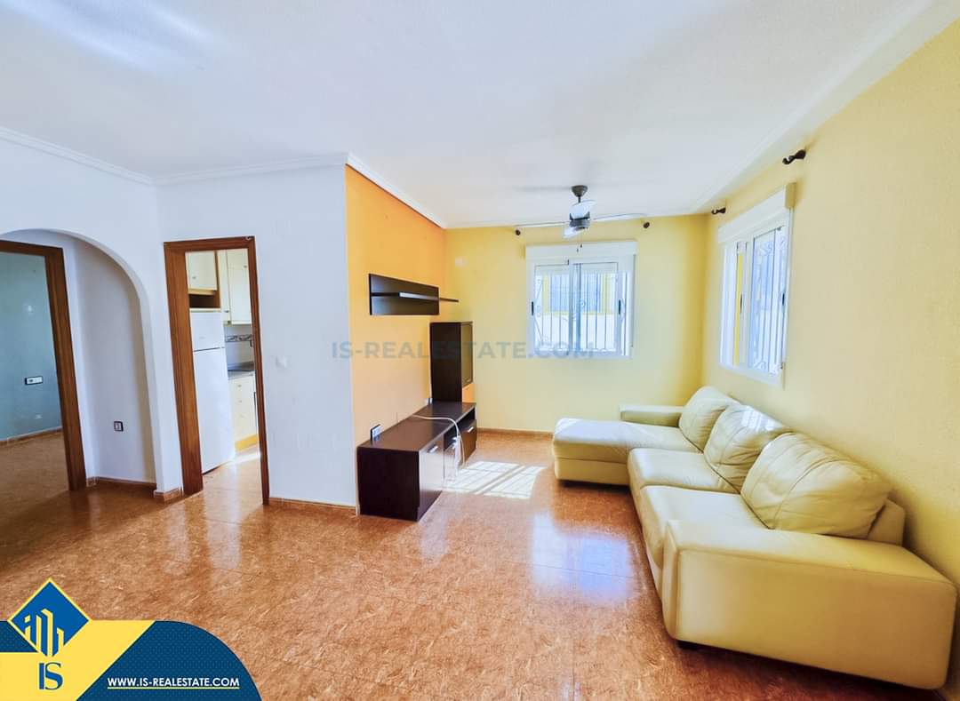 Parduodamas 4 kambarių namas, Ispanijoje, Alicante provincijoje, Orihuela Costa mieste