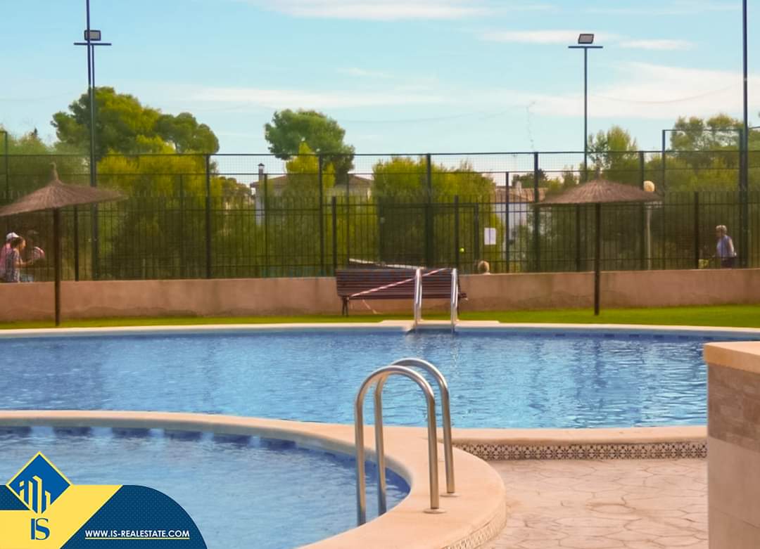 Parduodamas 4 kambarių namas, Ispanijoje, Alicante provincijoje, Orihuela Costa mieste