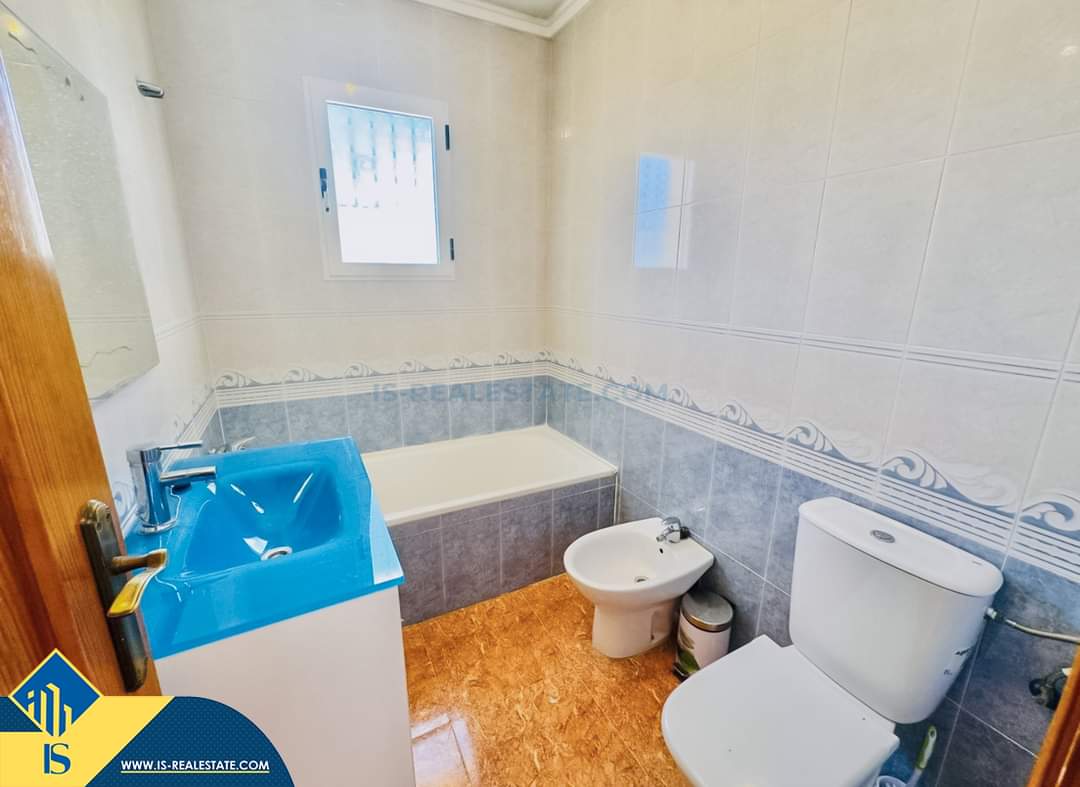 Parduodamas 4 kambarių namas, Ispanijoje, Alicante provincijoje, Orihuela Costa mieste