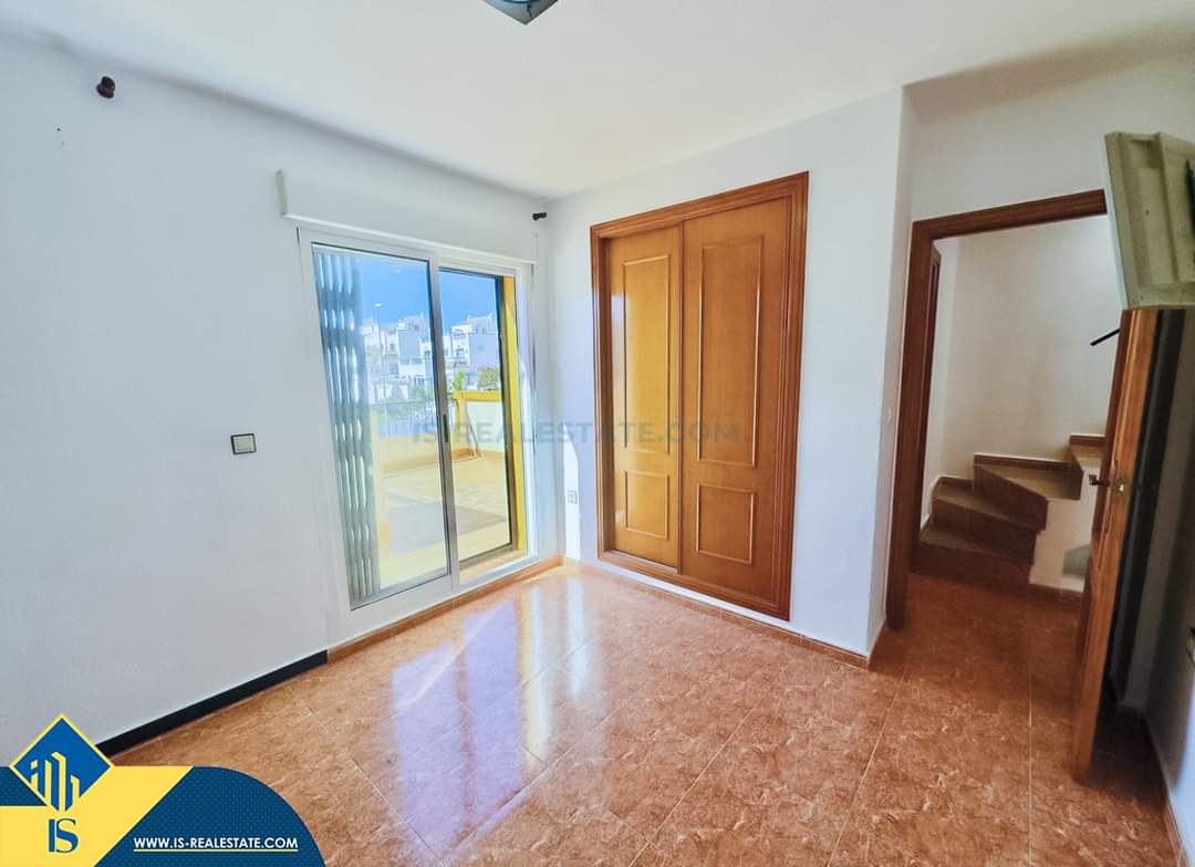 Parduodamas 4 kambarių namas, Ispanijoje, Alicante provincijoje, Orihuela Costa mieste