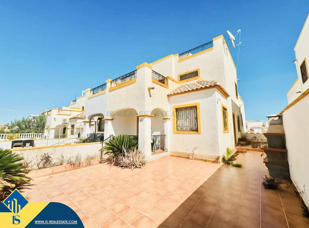 Parduodamas 4 kambarių namas, Ispanijoje, Alicante provincijoje, Orihuela Costa mieste