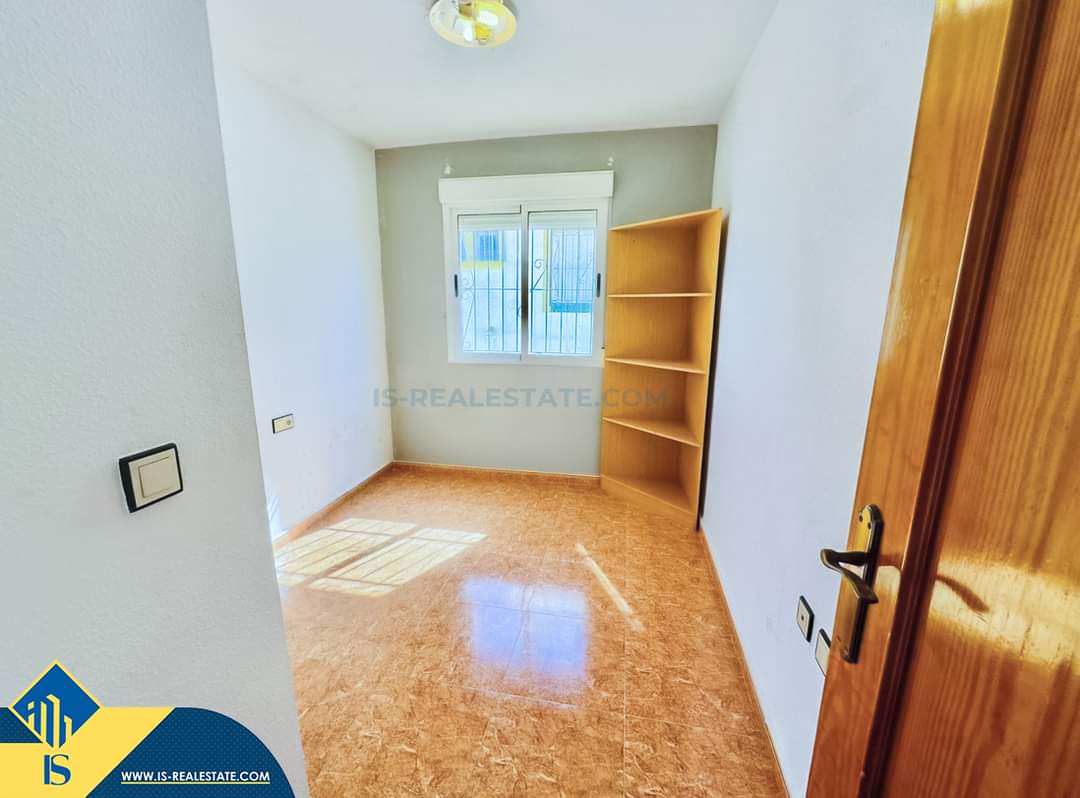 Parduodamas 4 kambarių namas, Ispanijoje, Alicante provincijoje, Orihuela Costa mieste