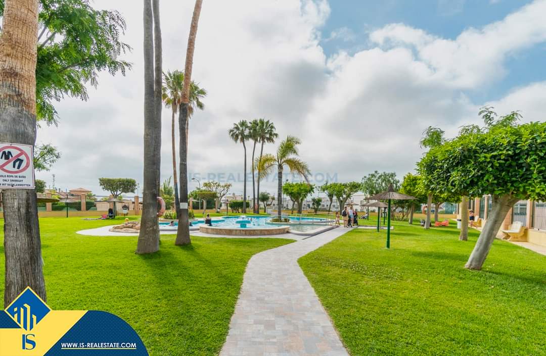 Parduodamas 3-jų kambarių namas, Ispanijoje, Alicante provincijoje, Orihuela Costa mieste