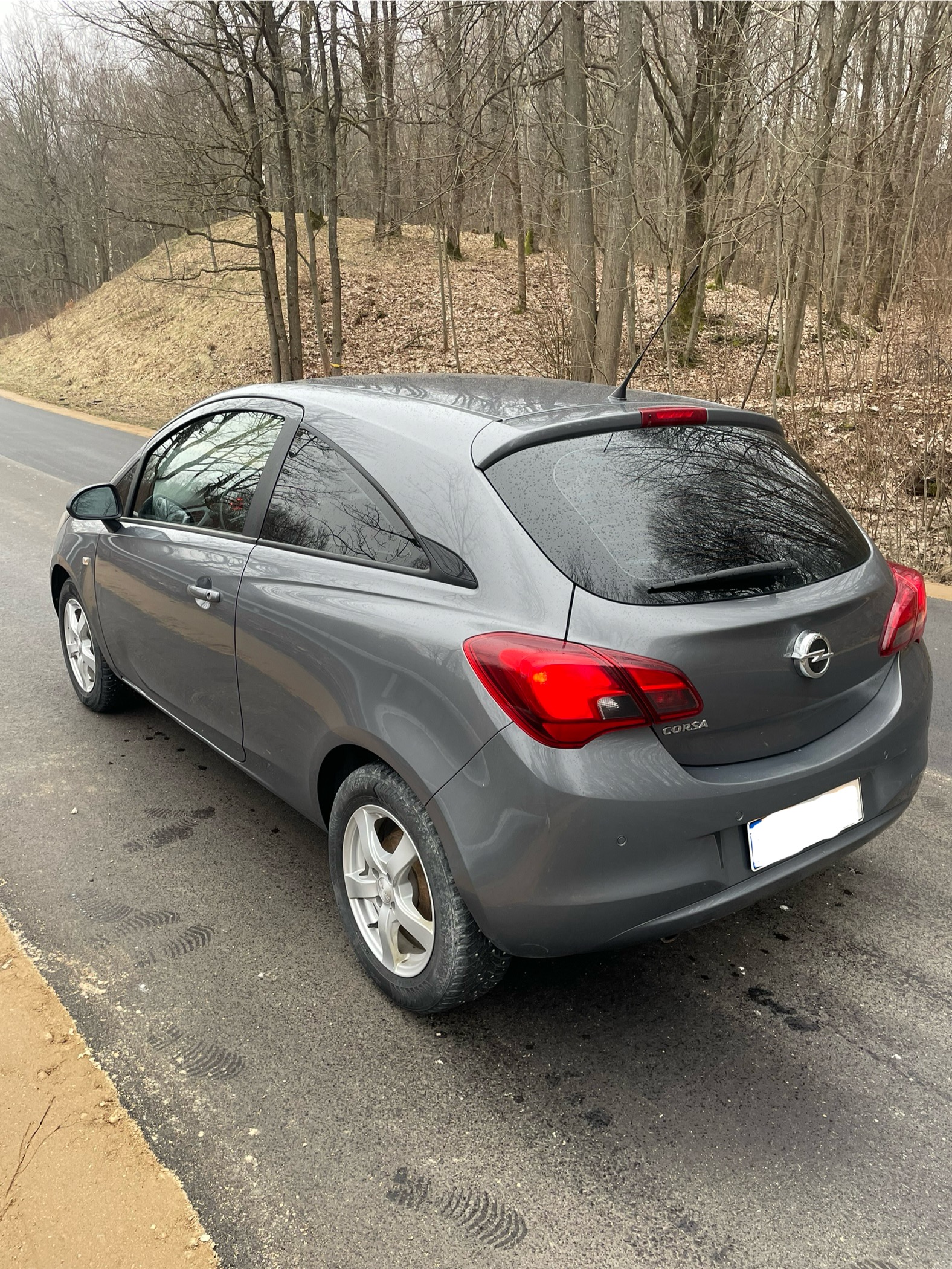 Opel corsa E 2015 benzinas 1.4 66kw