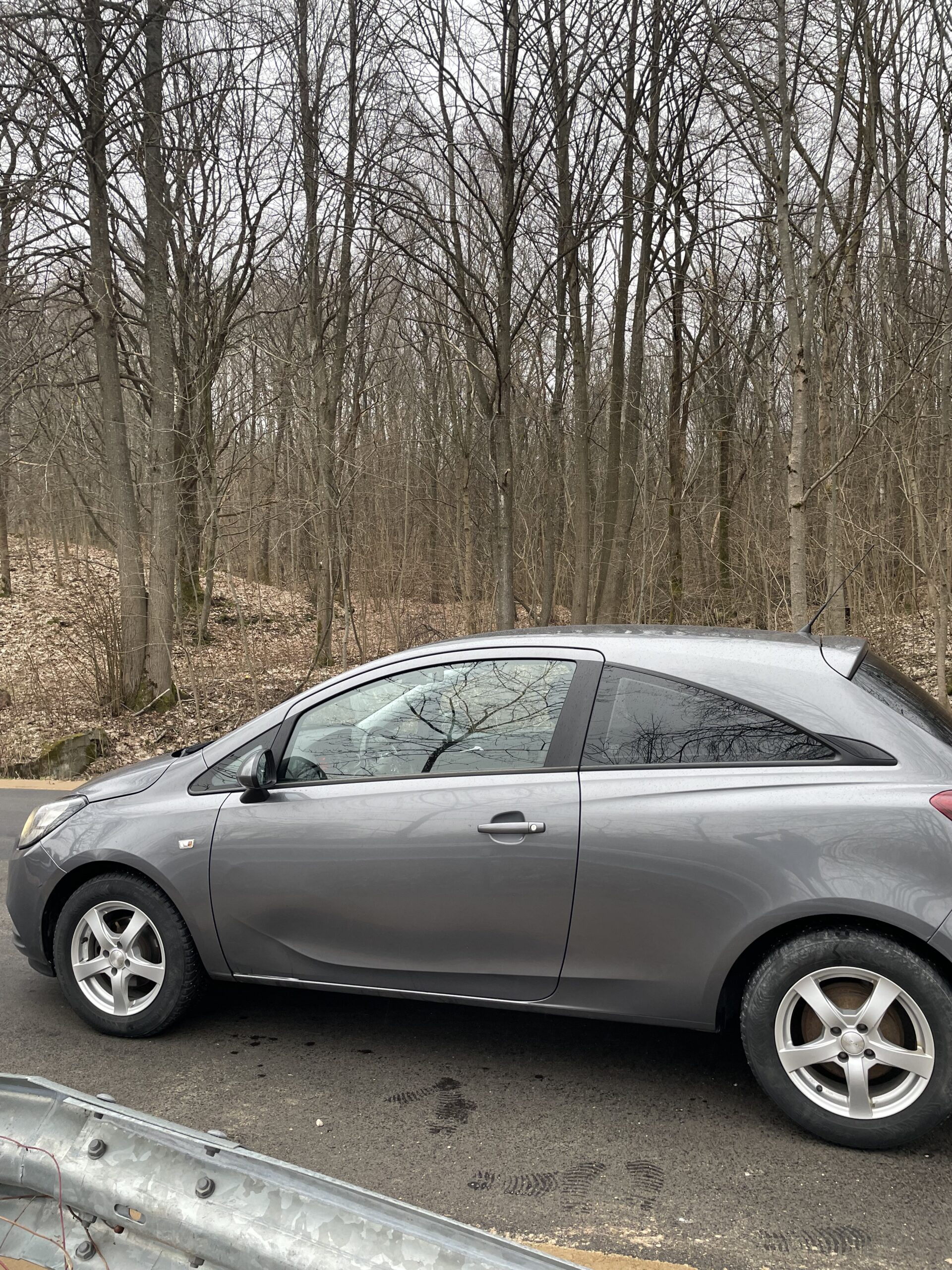 Opel corsa E 2015 benzinas 1.4 66kw