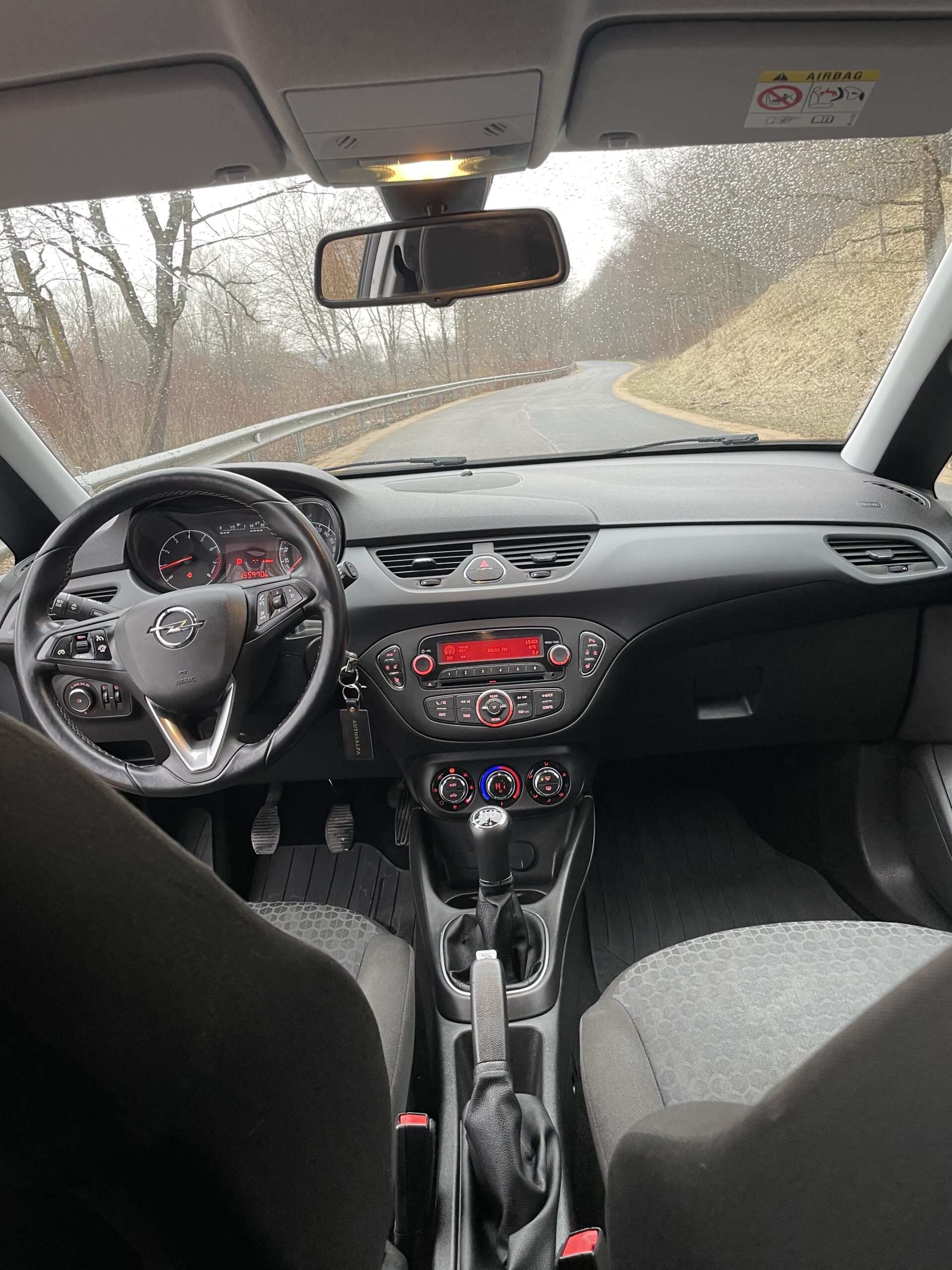 Opel corsa E 2015 benzinas 1.4 66kw