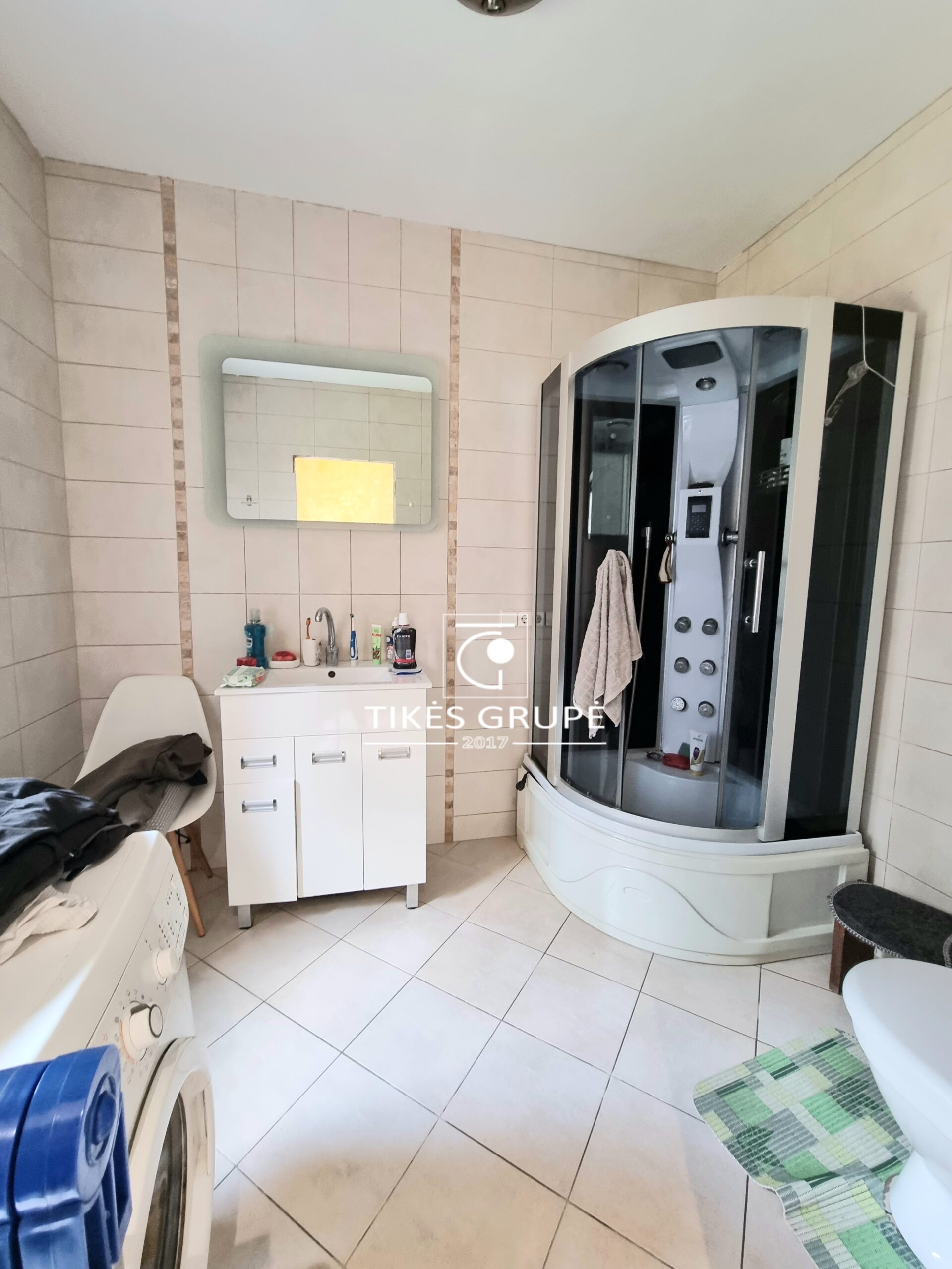 Klaipėdos raj., Kiškėnų sodų bendrijoje, šalia miško parduodamas erdvus gyvenamas 173.76 kv.m., mūrinis namas. Sklypas 6.67 aro. Namas statytas 2005 m. Atlikta namo rekonstrukcija 2013 m.