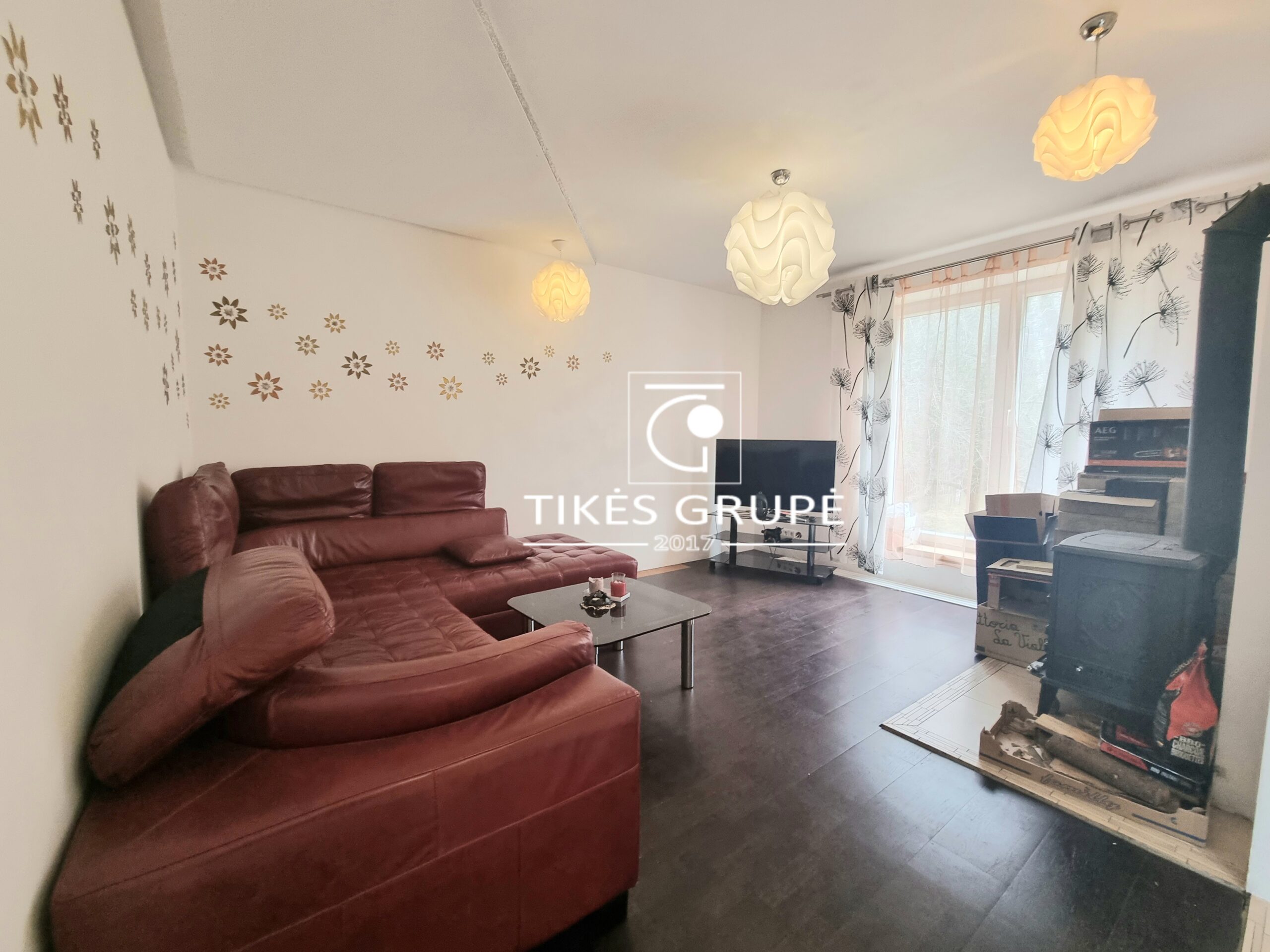 Klaipėdos raj., Kiškėnų sodų bendrijoje, šalia miško parduodamas erdvus gyvenamas 173.76 kv.m., mūrinis namas. Sklypas 6.67 aro. Namas statytas 2005 m. Atlikta namo rekonstrukcija 2013 m.