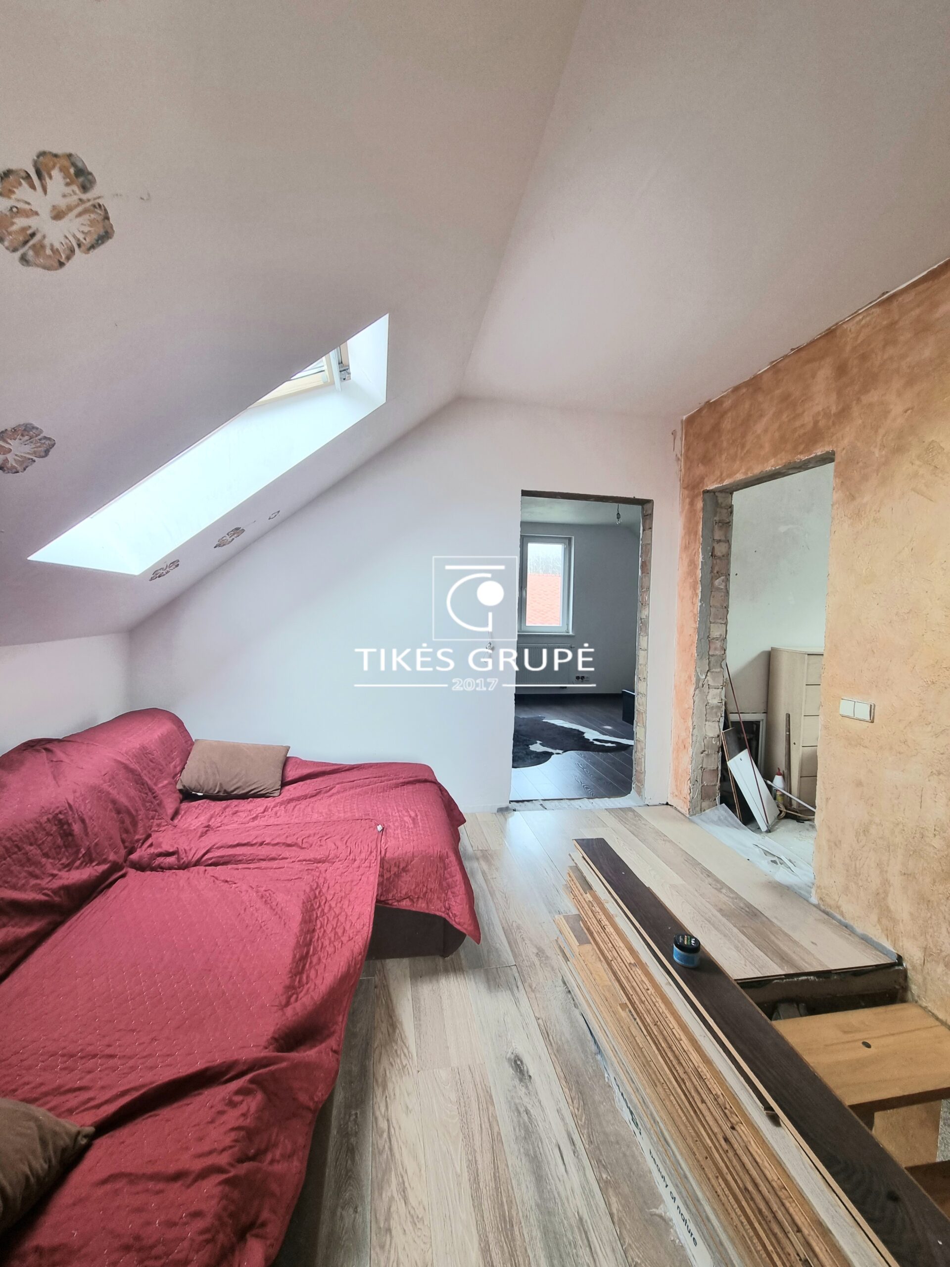 Klaipėdos raj., Kiškėnų sodų bendrijoje, šalia miško parduodamas erdvus gyvenamas 173.76 kv.m., mūrinis namas. Sklypas 6.67 aro. Namas statytas 2005 m. Atlikta namo rekonstrukcija 2013 m.