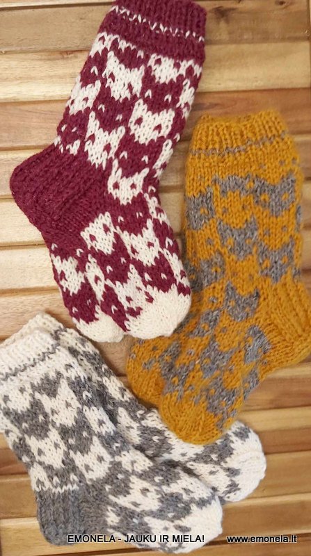 Megztos kojinės su KATINĖLIAIS