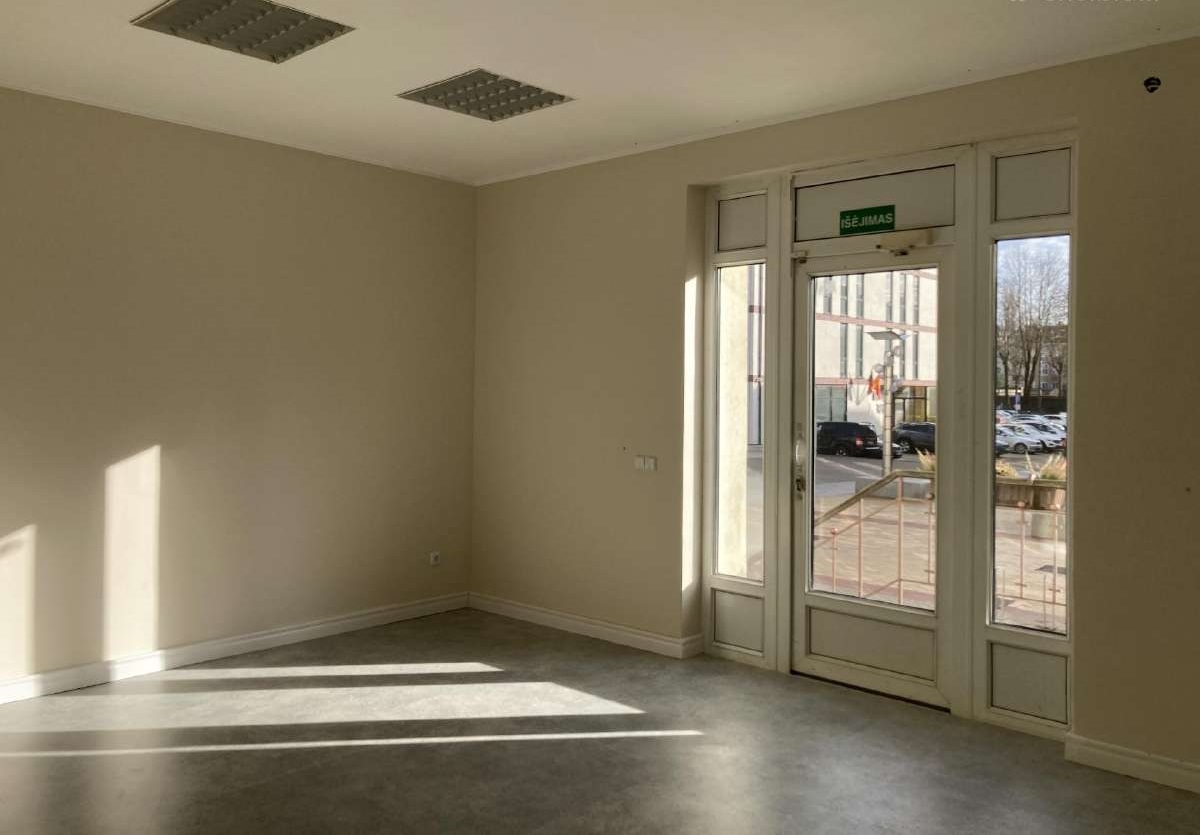 Išnuomojamos 36 kv.m. patalpos miesto centre, M.Mažvydo al., 1 aukšte