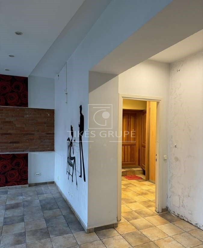 Klaipėdos senamiestyje, Turgaus g. parduodamos patalpos.