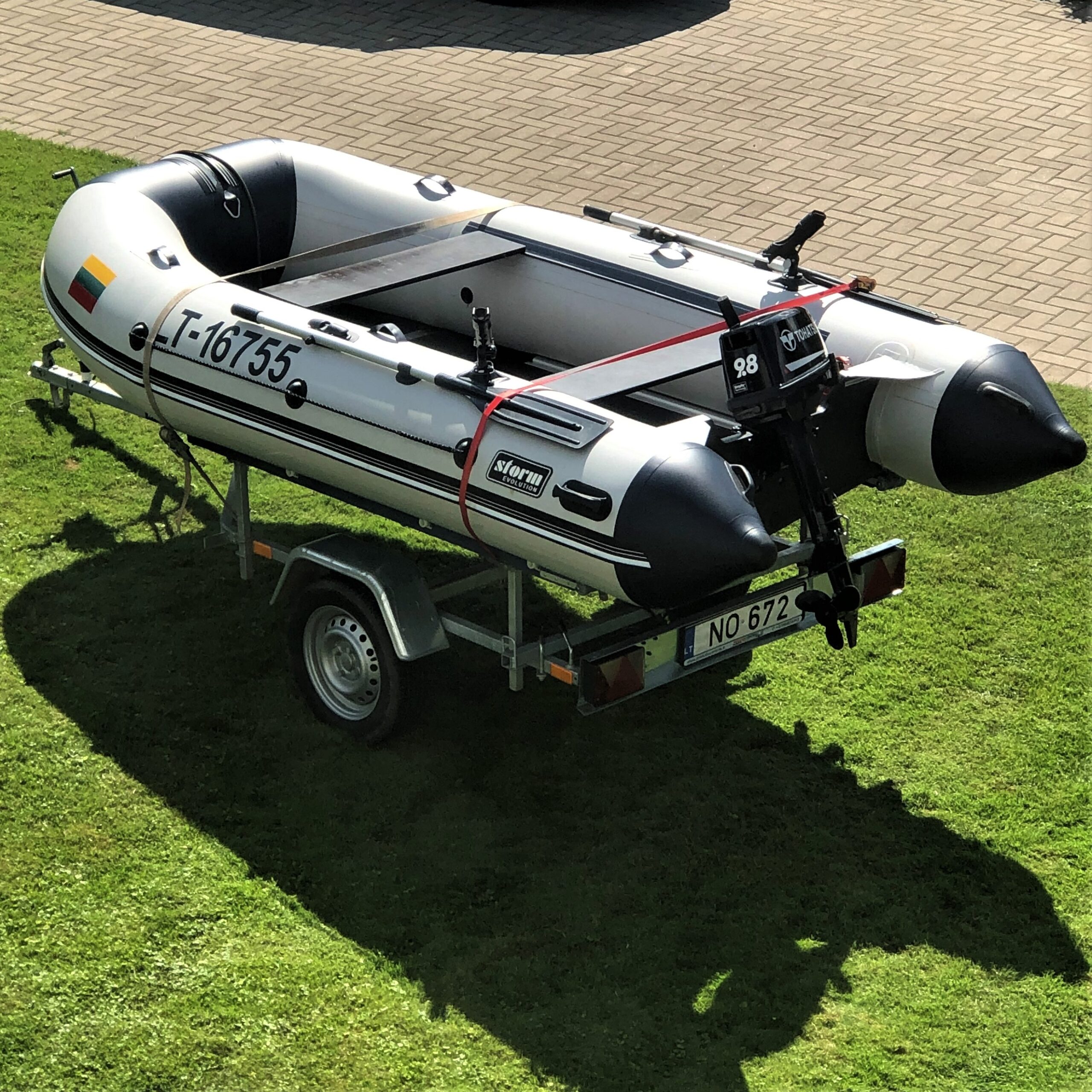 Valčių, variklių, echoloto nuoma.