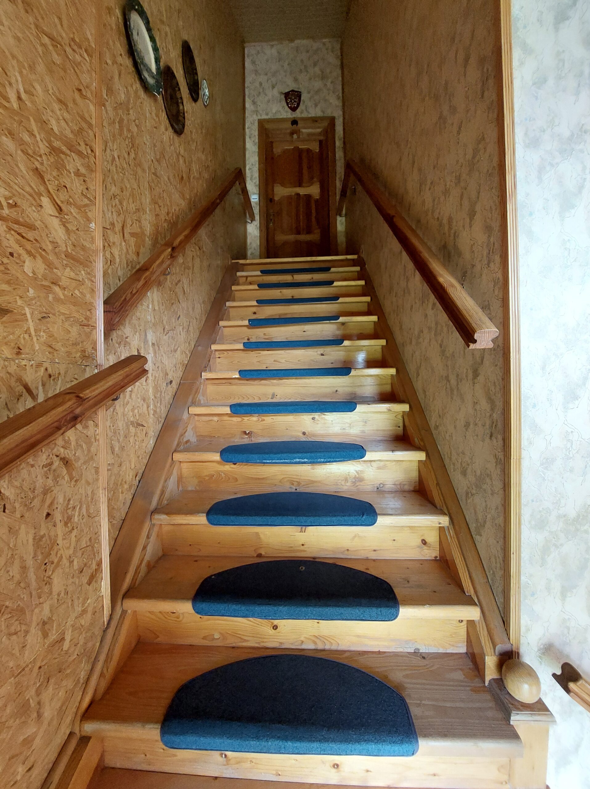 Jakuose išnuomojamas gyvenamo namo 2aukštas