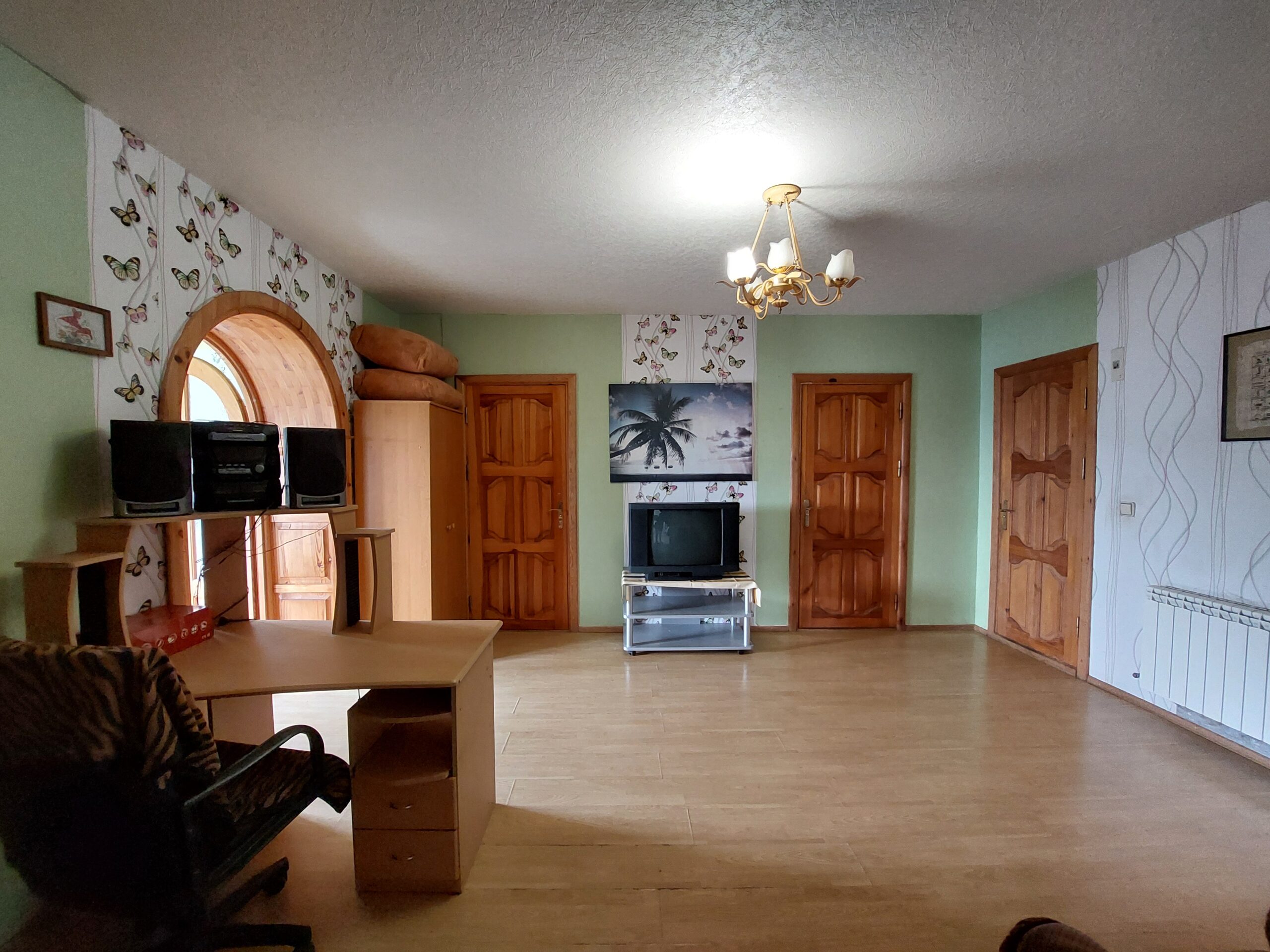 Jakuose išnuomojamas gyvenamo namo 2aukštas