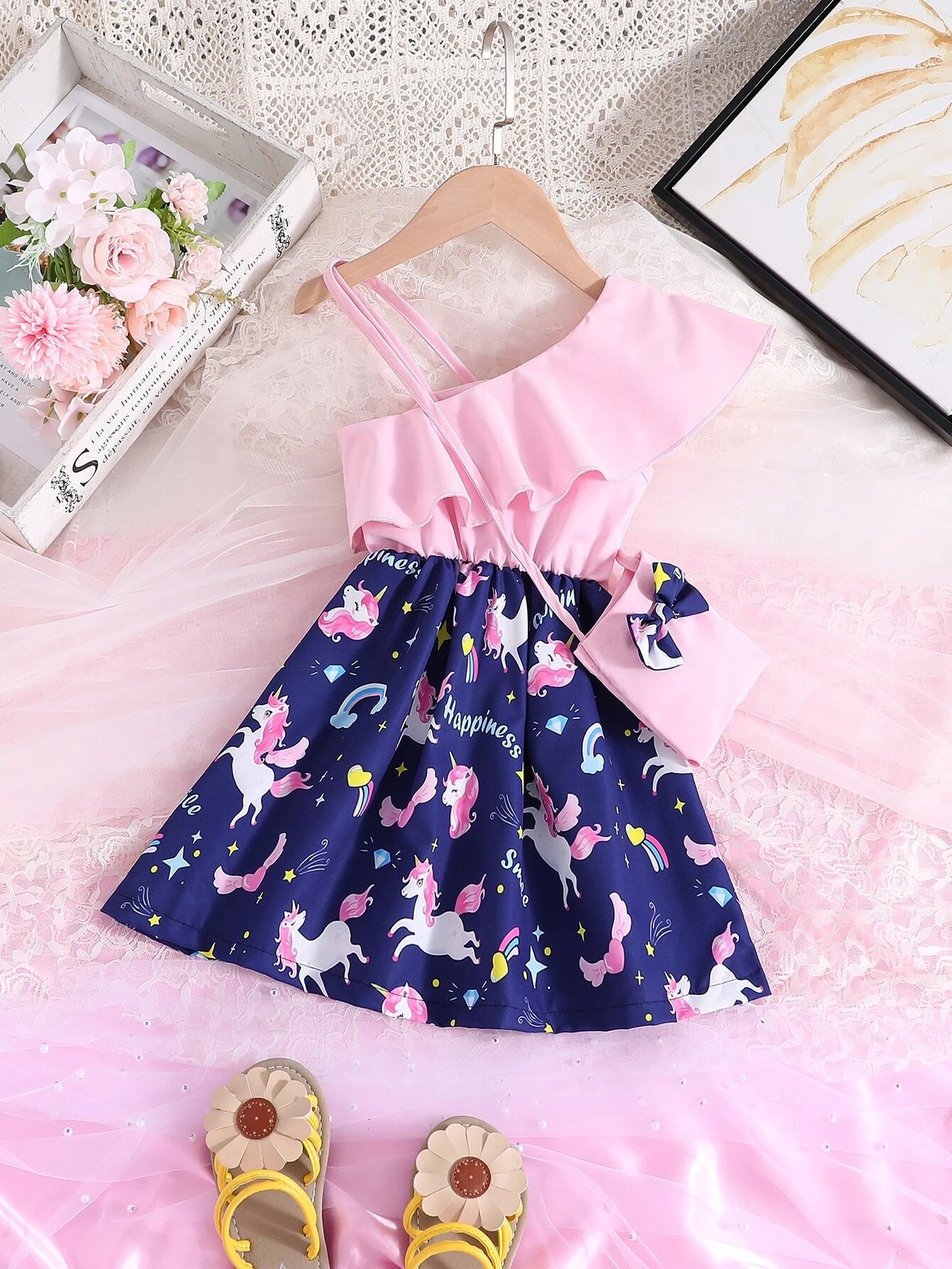 Suknelė ir medžiaginis maišelis