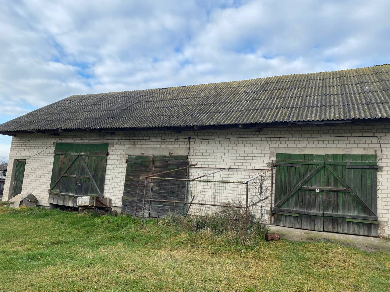 Parduodamas MŪRINIS NAMAS PRIENŲ R. SAV.