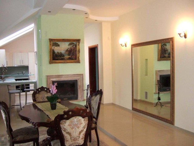 Išnuomojamas 120 kv.m. 3 kambarių butas-namo dalis Liepojos g.