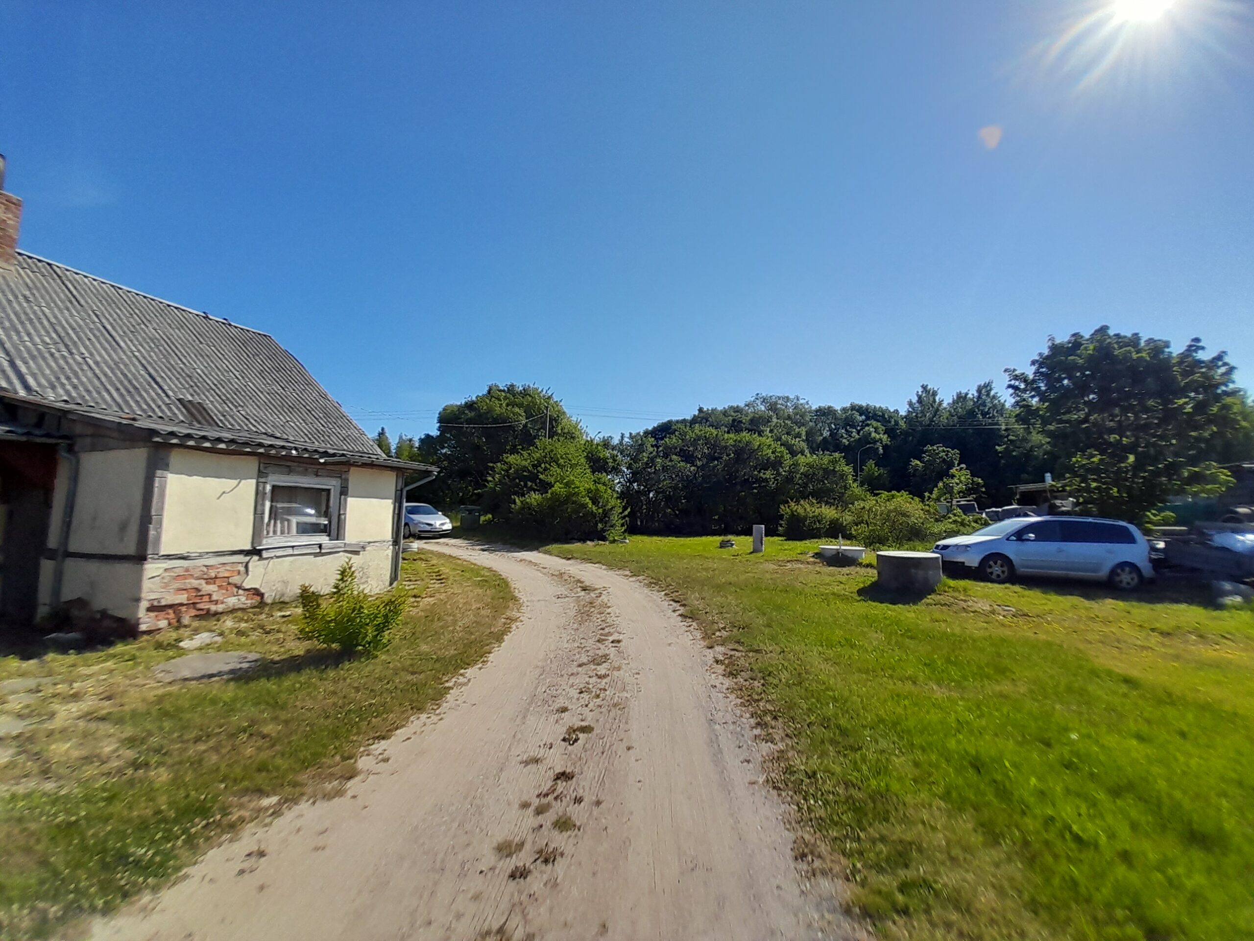 Parduodamas sklypas su namo dalimi Tauralaukyje