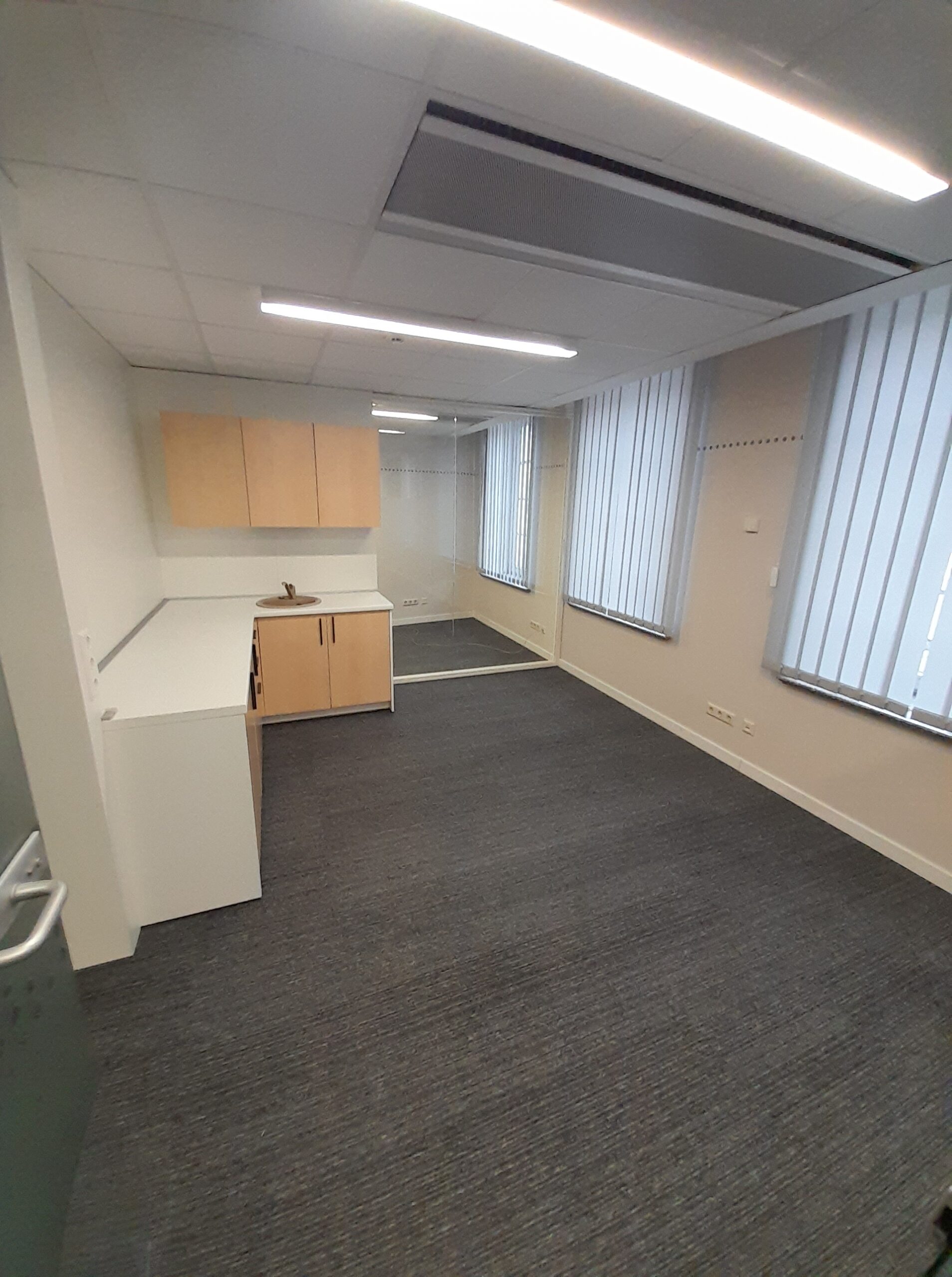 Išnuomojamos 62 kv.m. Komercinės patalpos centre 1 aukšte