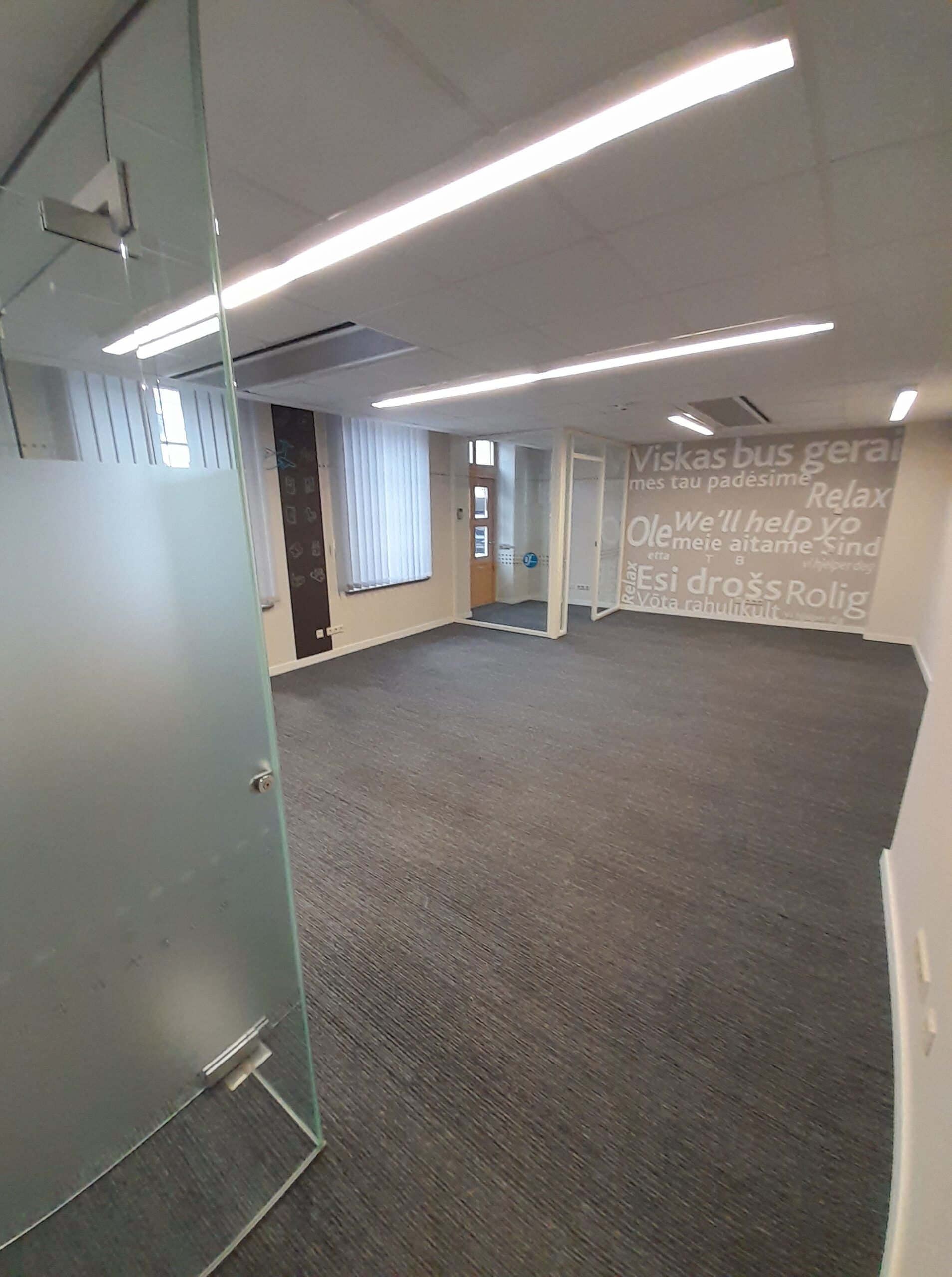 Išnuomojamos 62 kv.m. Komercinės patalpos centre 1 aukšte