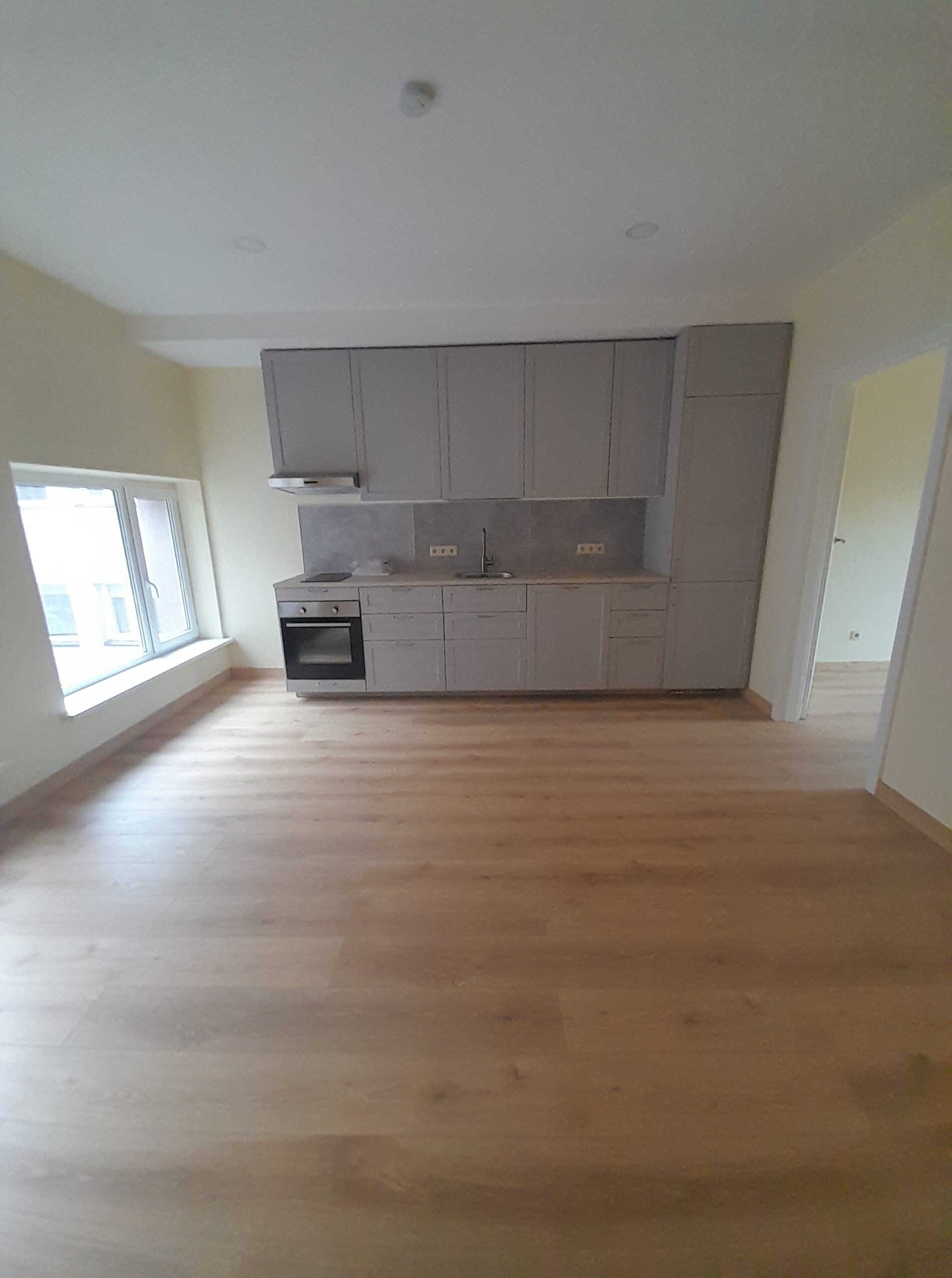 Parduodamas 3 kambarių 67 kv.m. Butas Mokyklos g. Šventojoje.