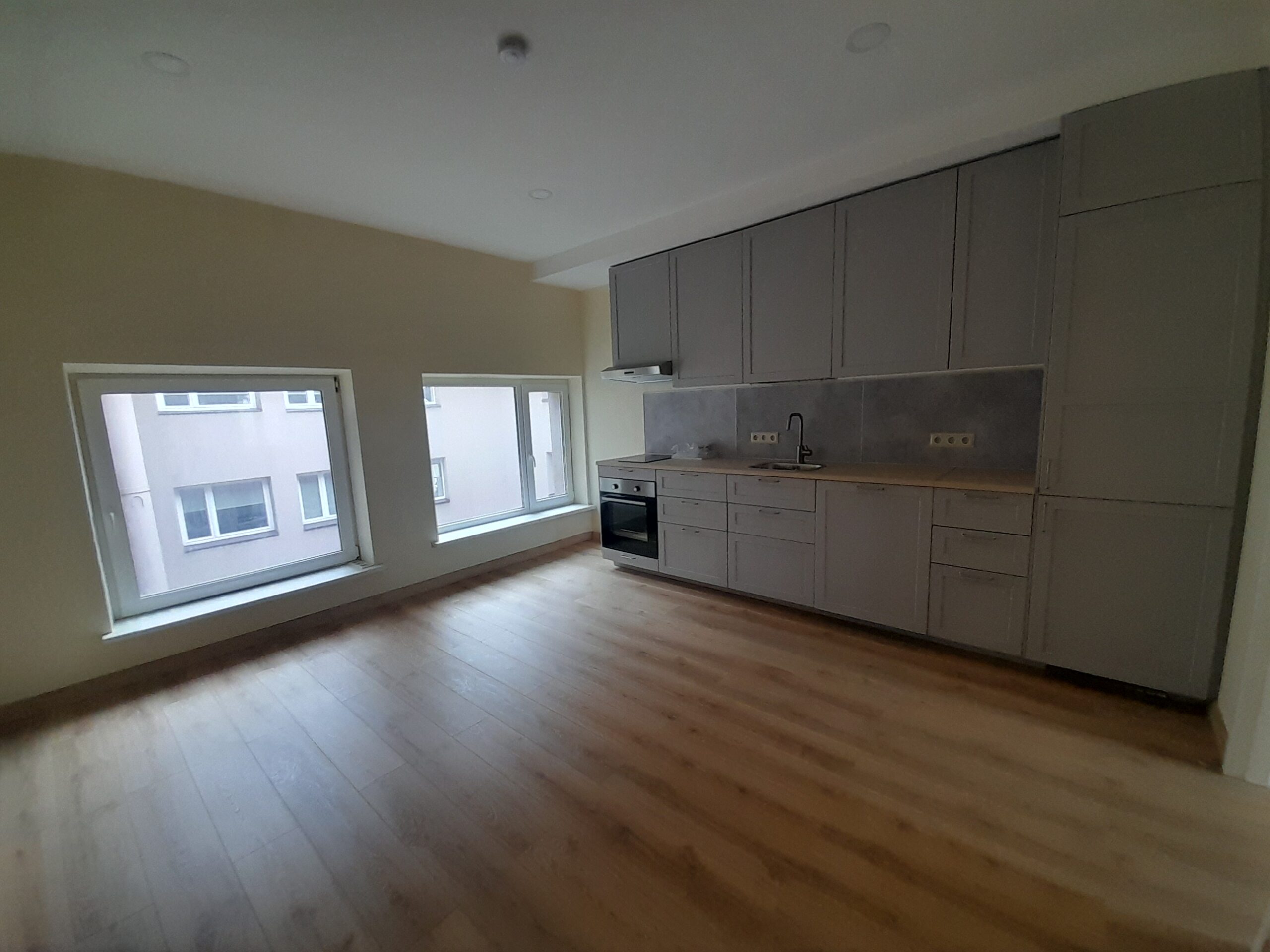 Parduodamas 3 kambarių 67 kv.m. Butas Mokyklos g. Šventojoje.