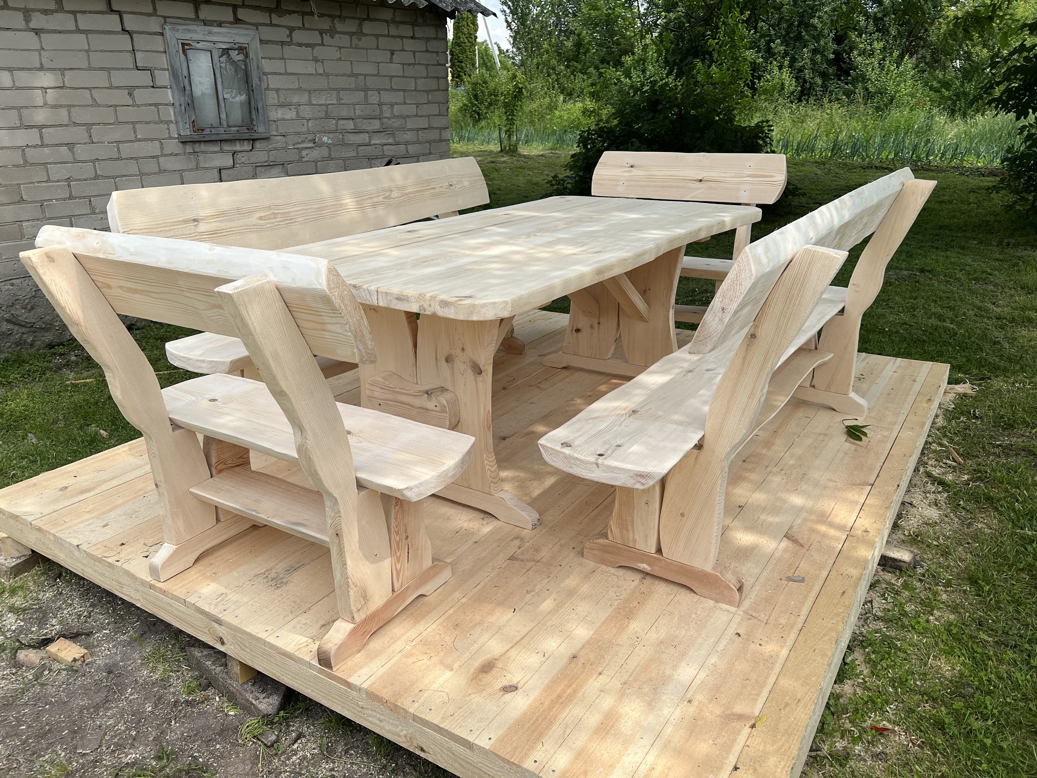 Pušiniai lauko baldai