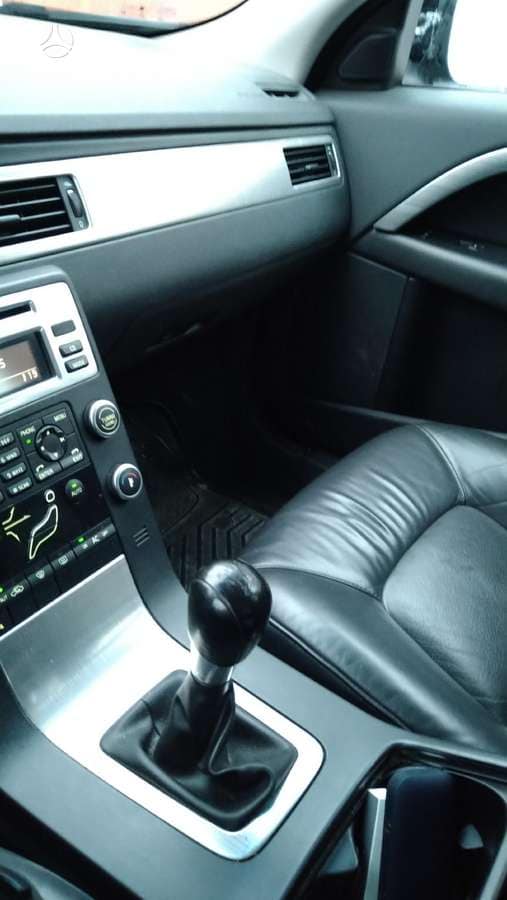 Volvo V70 2010m.