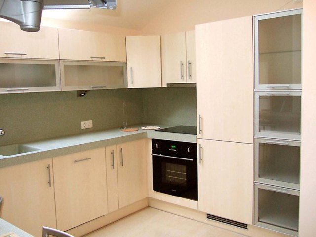 Išnuomojamas 120 kv.m. 3 kambarių butas-namo dalis Liepojos g.