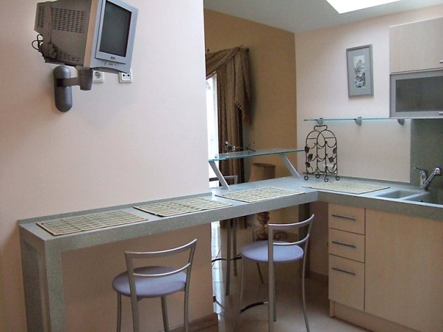 Išnuomojamas 120 kv.m. 3 kambarių butas-namo dalis Liepojos g.