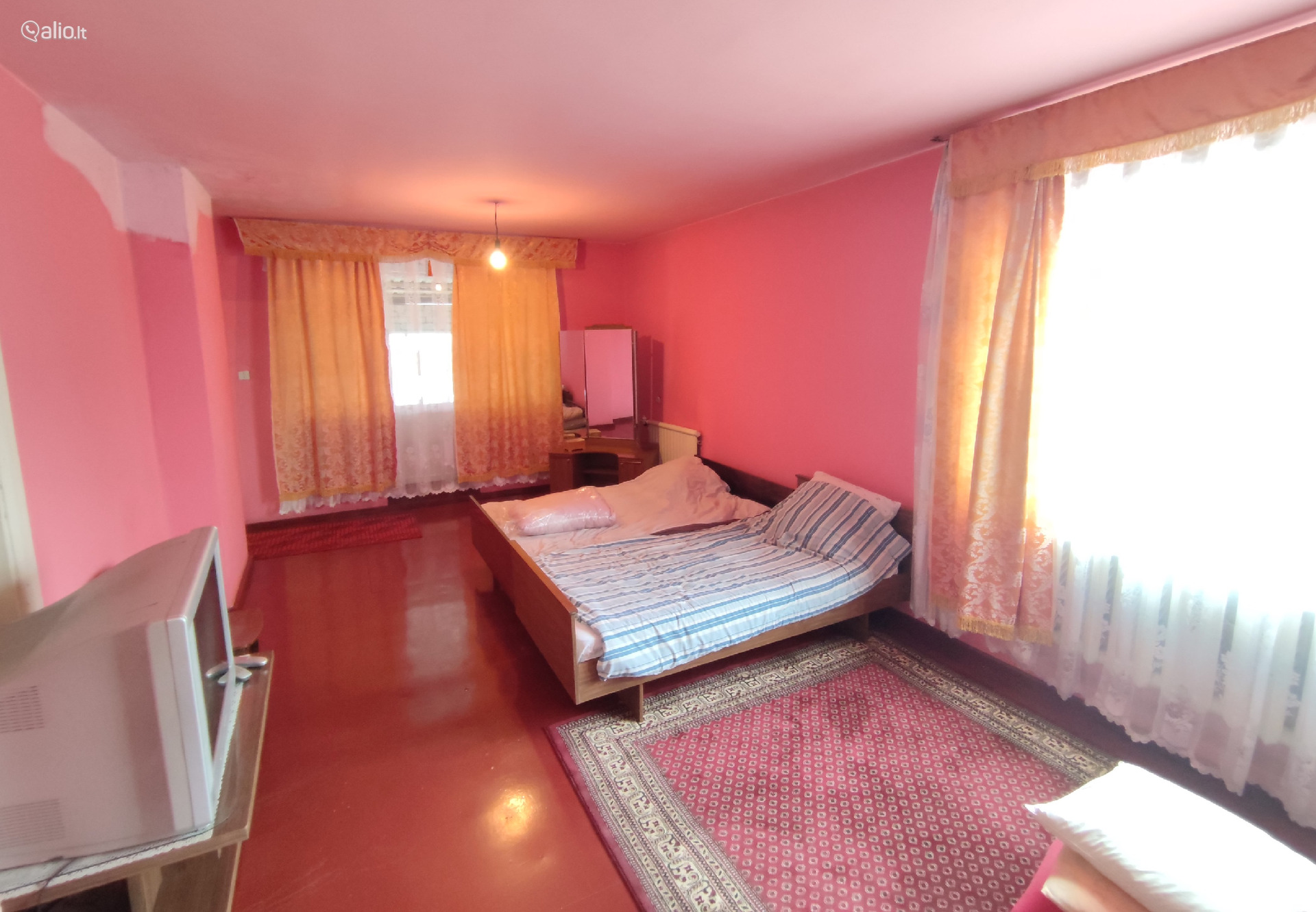 NAMAS SU SAULĖS KOLEKTORIAIS, ALYTAUS R.