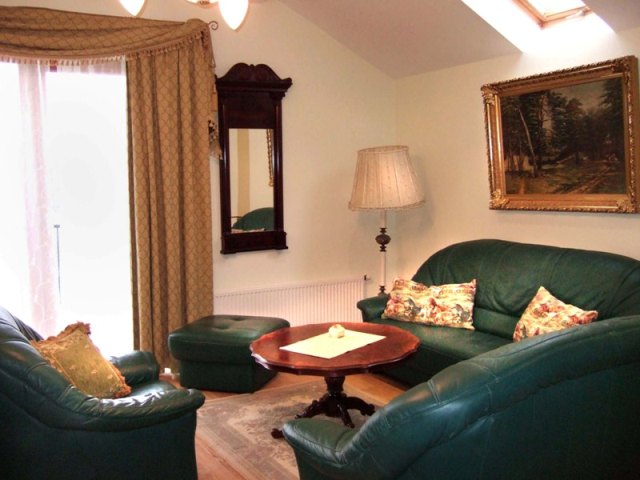 Išnuomojamas 120 kv.m. 3 kambarių butas-namo dalis Liepojos g.