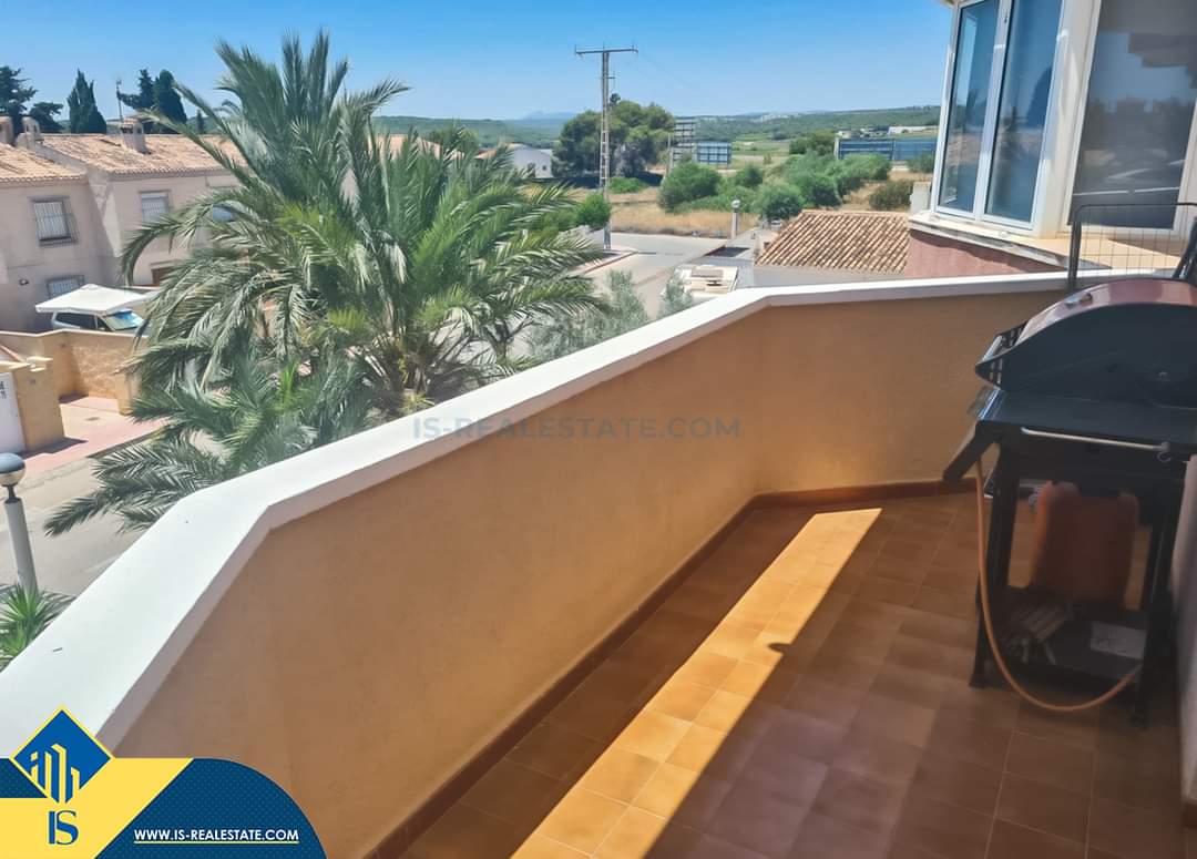 Parduodamas 2 kambarių renovuotas apartamentas su vaizdu į jūrą, Ispanijoje, Alicante provincijoje, Orihuela Costa mieste