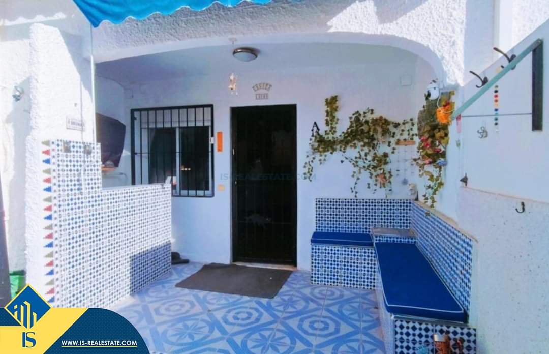 Parduodamas 2 kambarių bungalas, Ispanijoje, Alicante provincijoje, Torrevieja mieste