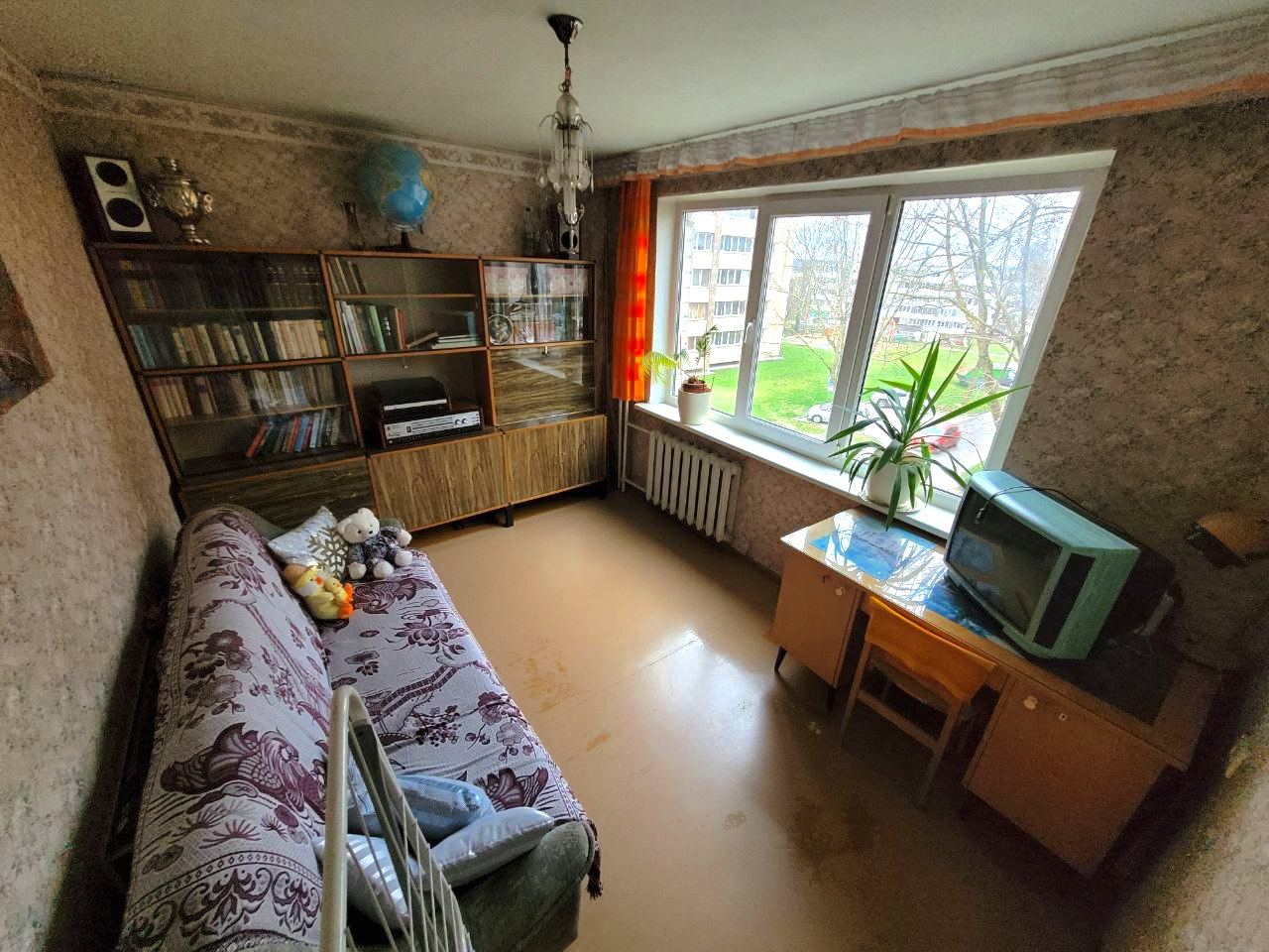 Parduodamas 4 kambarių butas