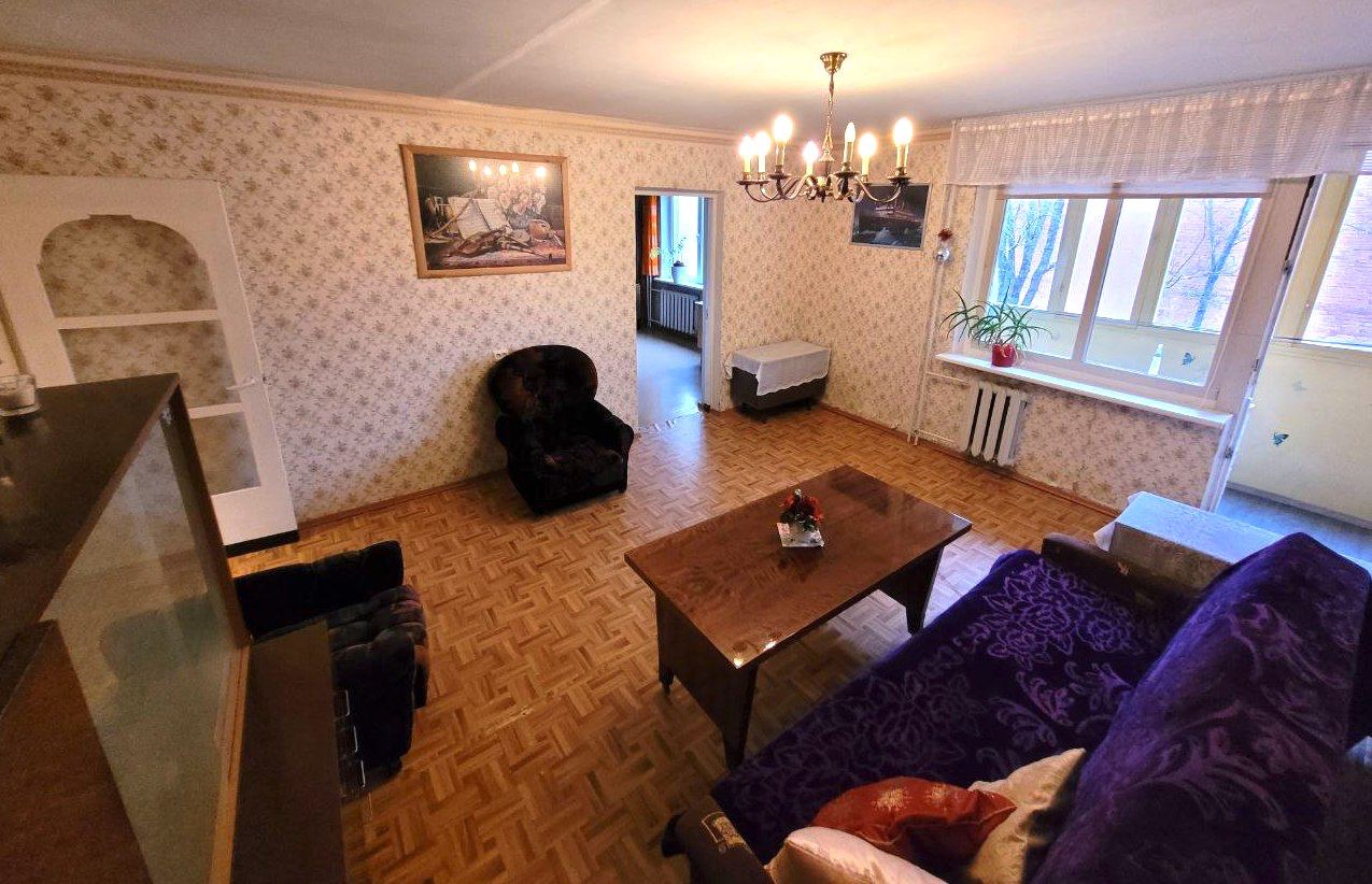 Parduodamas 4 kambarių butas