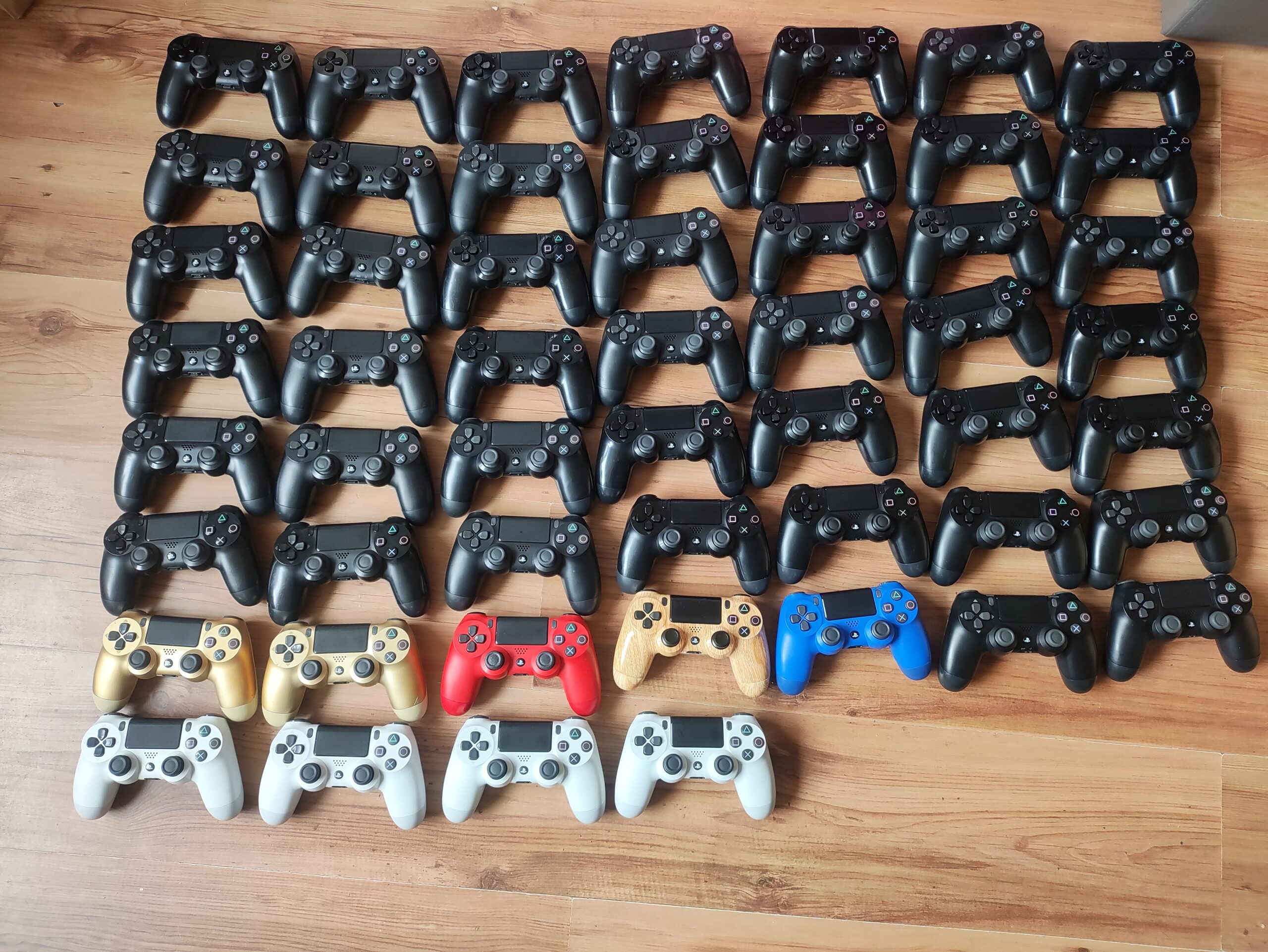 Playstation 4 pulteliai