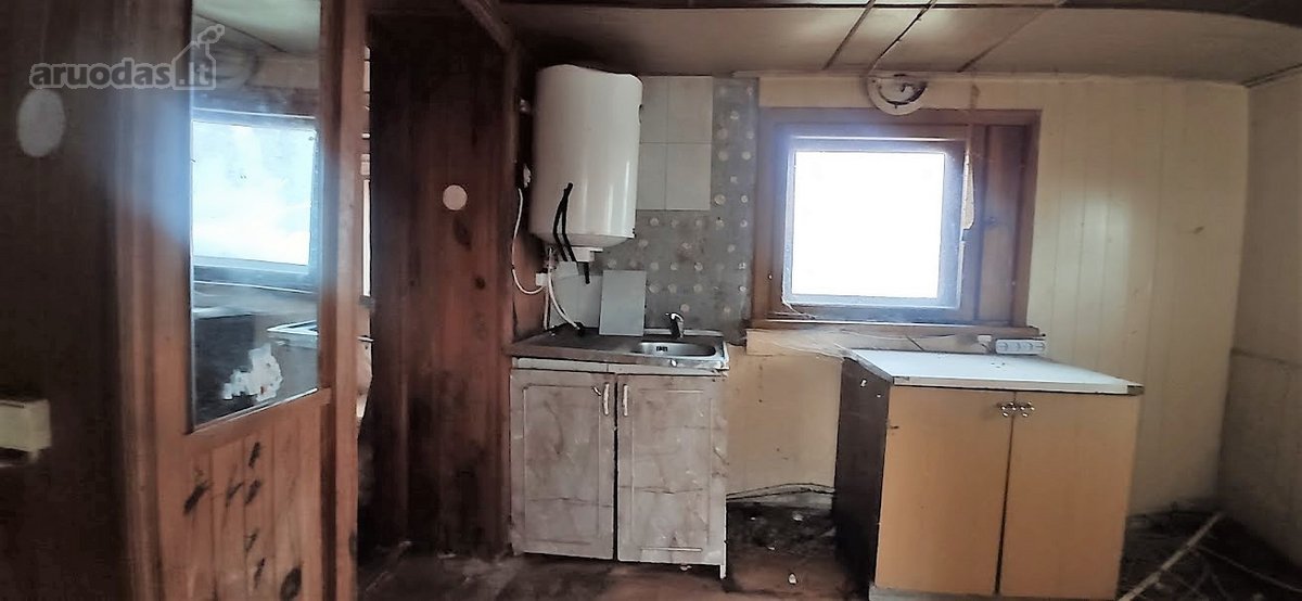 Parduodamas sklypas su namo dalimi Tauralaukyje