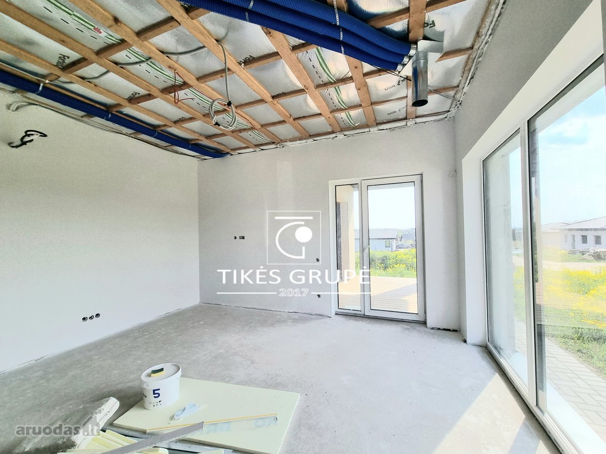 Parduodamas 111 kv.m. namas. Sklypas 5 arai.