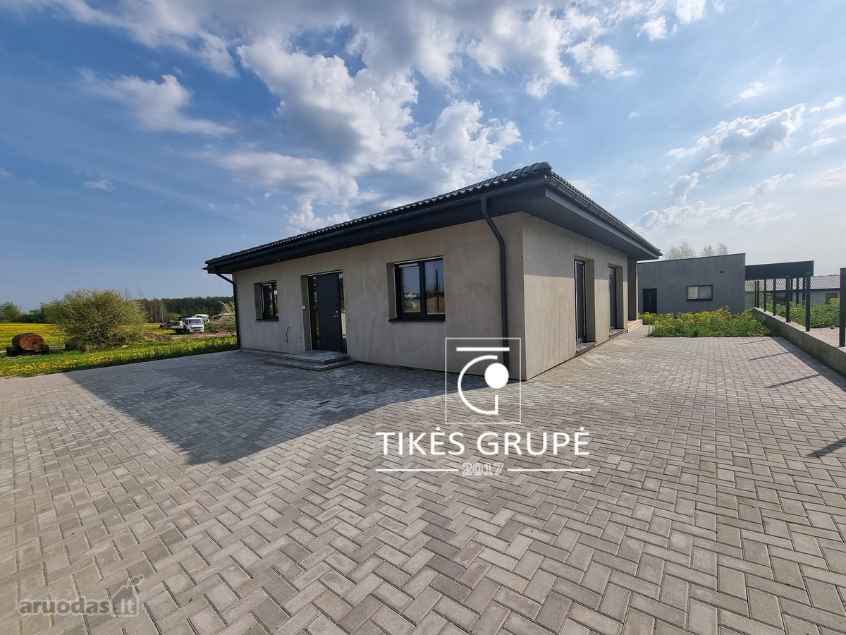 Parduodamas 111 kv.m. namas. Sklypas 5 arai.