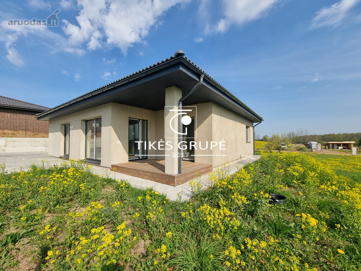 Parduodamas 111 kv.m. namas. Sklypas 5 arai.