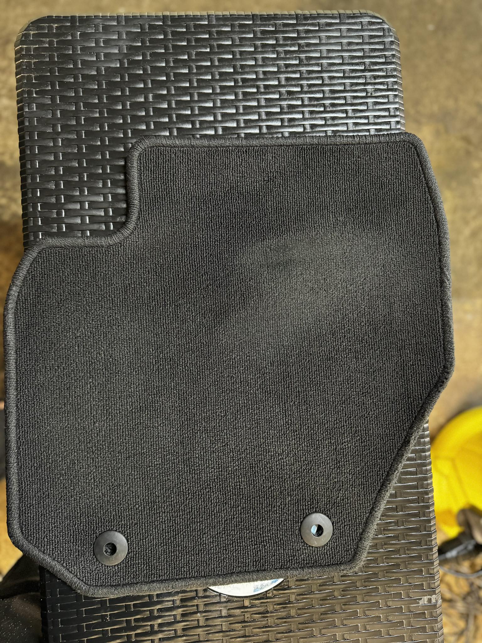 Profesionalus automobilio salono cheminis valymas