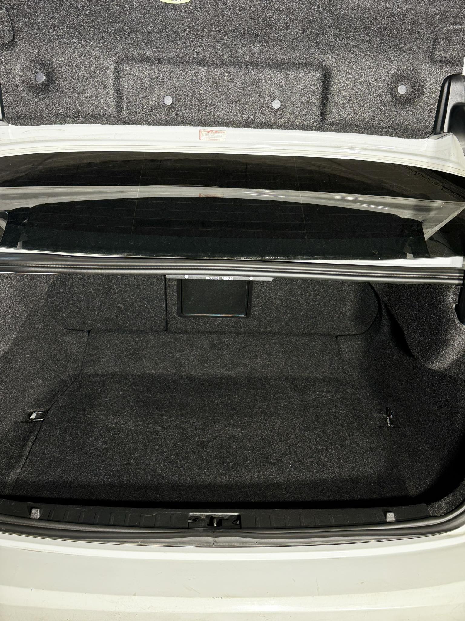 Profesionalus automobilio salono cheminis valymas