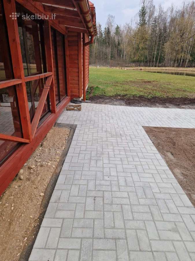 Pamatų, polių liejimas, trinkelių, bortų įrengimas