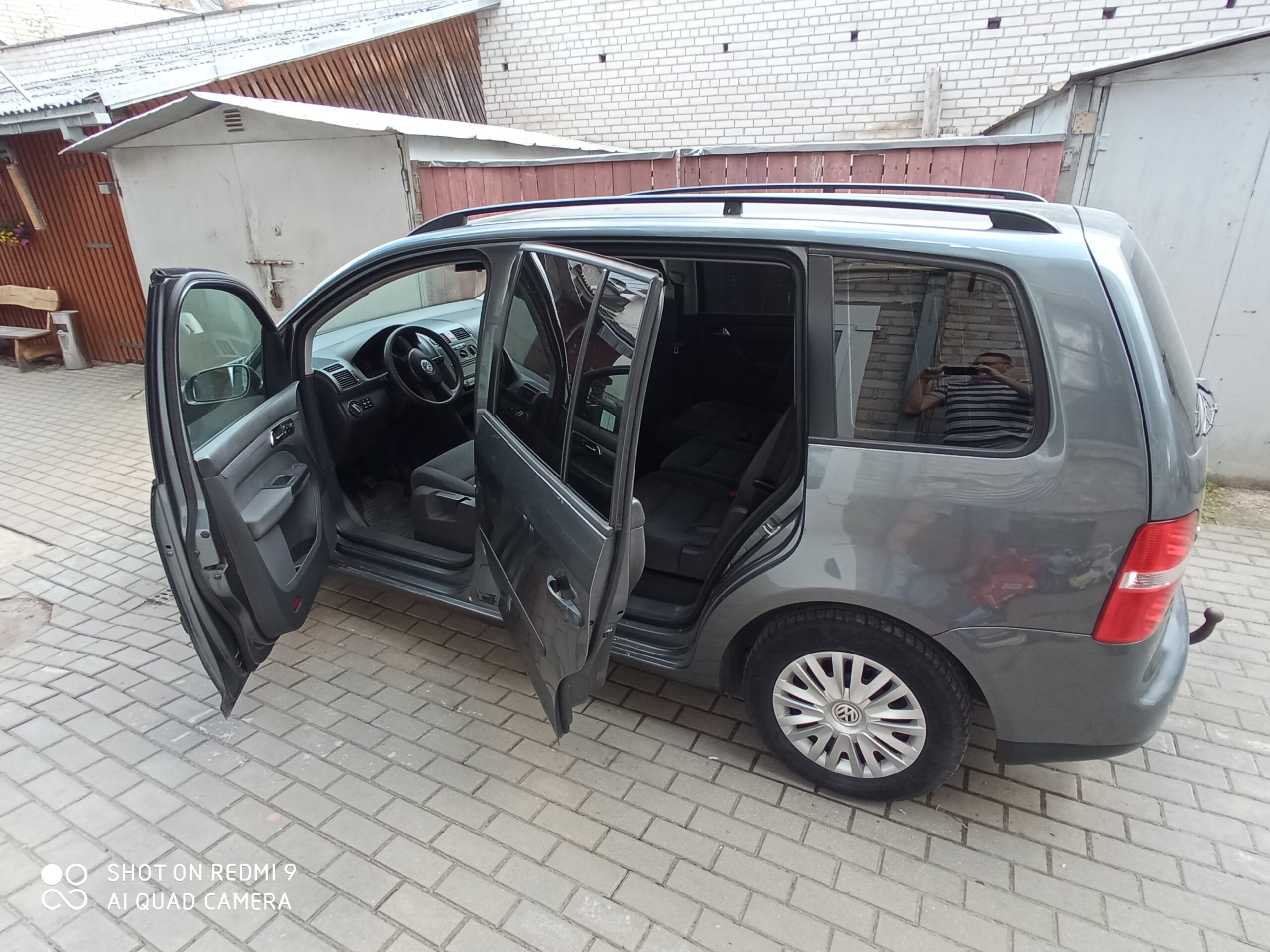 Parduodu VW / TOURAN 2003 metų 1.9 TDI 74KW.