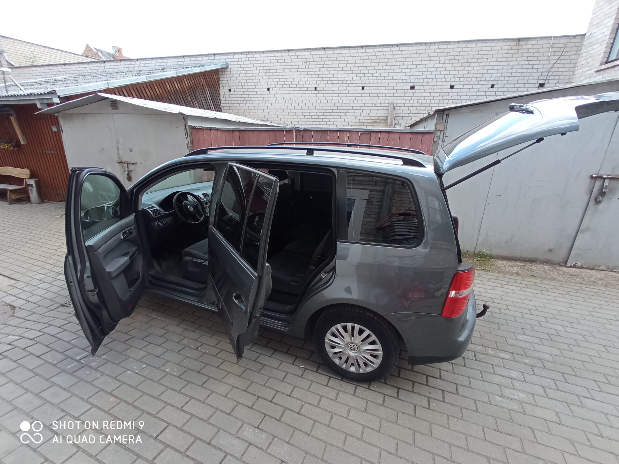 Parduodu VW / TOURAN 2003 metų 1.9 TDI 74KW.