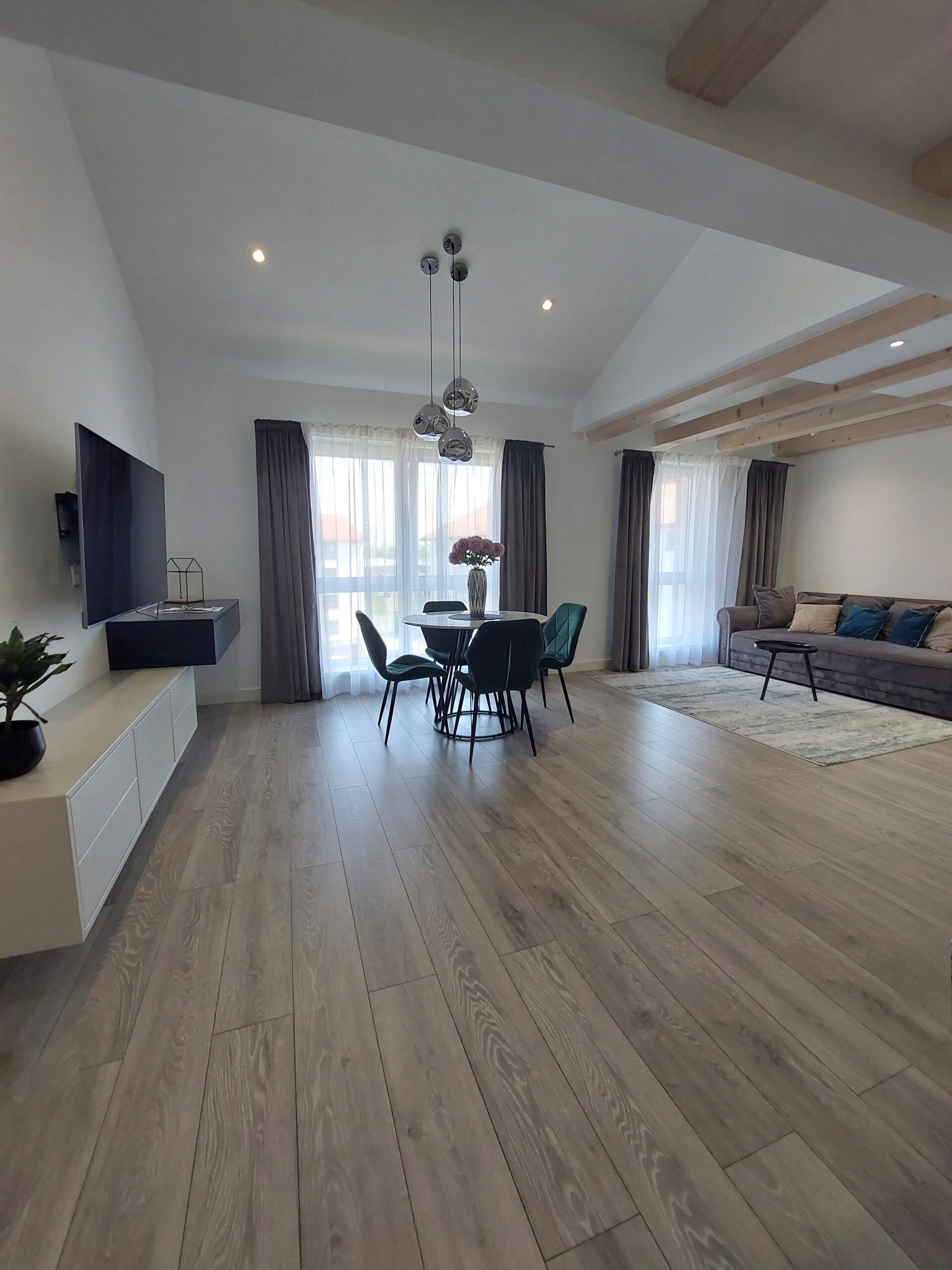 Tauralaukyje išnuomojamas 2k. butas per du aukštus